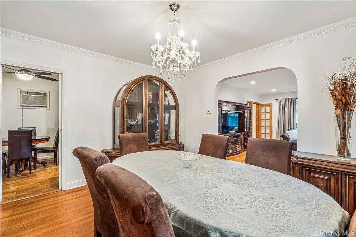 186-15 Grand Central Parkway, New York, NY, 3 Bedrooms Bedrooms, 10 Rooms Rooms,1 BathroomBathrooms,Residential,For Rent,Grand Central,0,1007315 186-15 Grand Central Parkway, New York, NY, 3 Bedrooms Bedrooms, 10 Rooms Rooms,1 BathroomBathrooms,Residential,For Rent,Grand Central,0,1007315