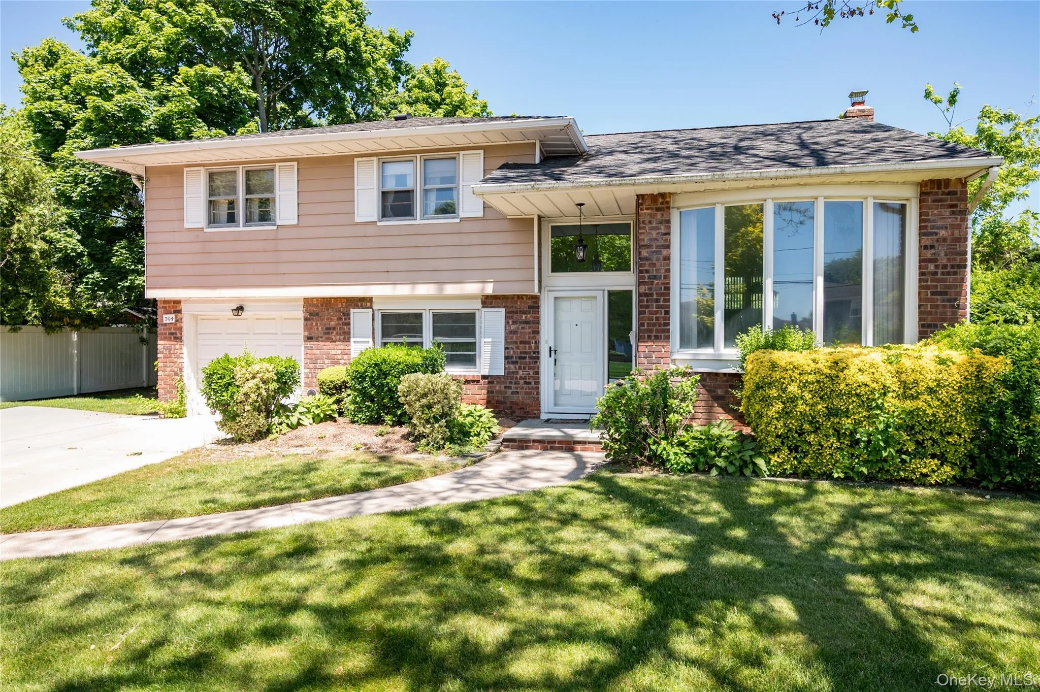 304 Violet Street, Oyster Bay, NY, 3 Bedrooms Bedrooms, 8 Rooms Rooms,1 BathroomBathrooms,Residential,For Rent,Violet,0,1007320 304 Violet Street, Oyster Bay, NY, 3 Bedrooms Bedrooms, 8 Rooms Rooms,1 BathroomBathrooms,Residential,For Rent,Violet,0,1007320