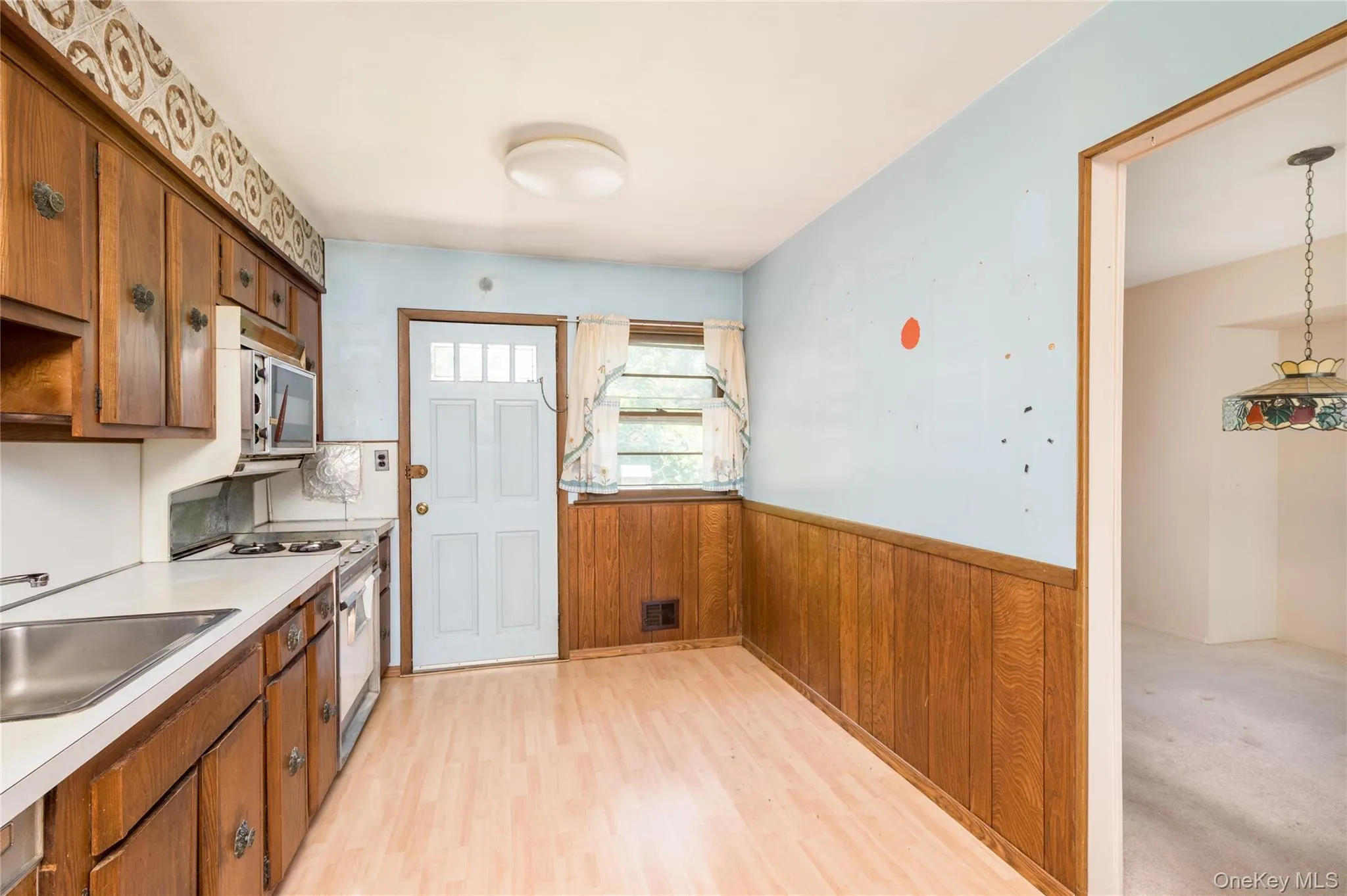 304 Violet Street, Oyster Bay, NY, 3 Bedrooms Bedrooms, 8 Rooms Rooms,1 BathroomBathrooms,Residential,For Rent,Violet,0,1007320 304 Violet Street, Oyster Bay, NY, 3 Bedrooms Bedrooms, 8 Rooms Rooms,1 BathroomBathrooms,Residential,For Rent,Violet,0,1007320
