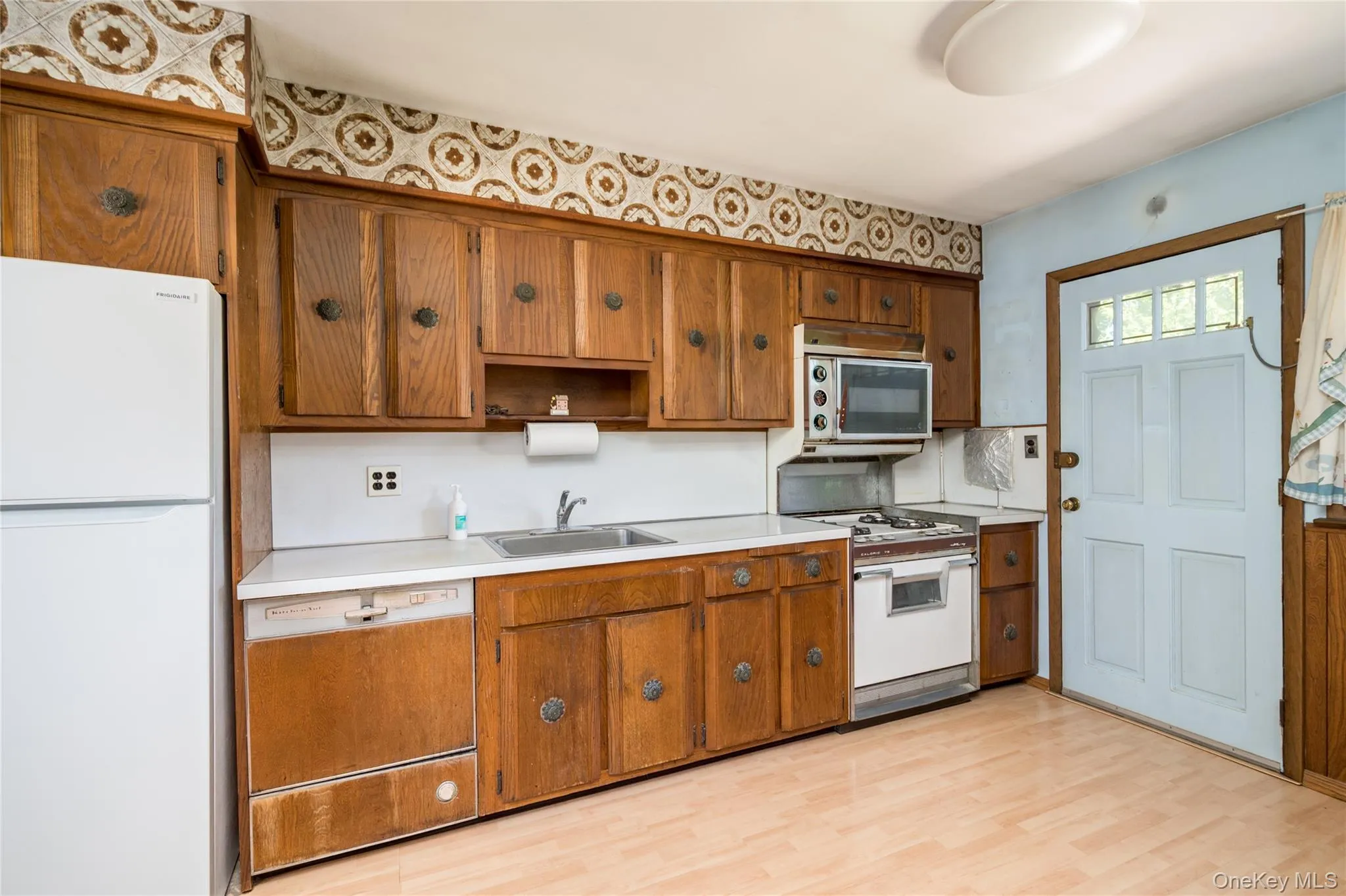 304 Violet Street, Oyster Bay, NY, 3 Bedrooms Bedrooms, 8 Rooms Rooms,1 BathroomBathrooms,Residential,For Rent,Violet,0,1007320 304 Violet Street, Oyster Bay, NY, 3 Bedrooms Bedrooms, 8 Rooms Rooms,1 BathroomBathrooms,Residential,For Rent,Violet,0,1007320