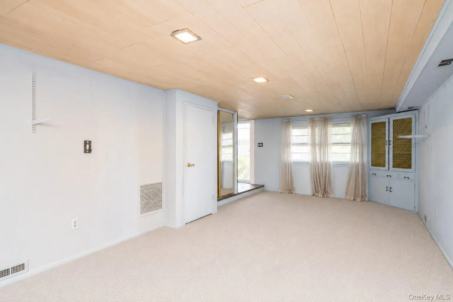 304 Violet Street, Oyster Bay, NY, 3 Bedrooms Bedrooms, 8 Rooms Rooms,1 BathroomBathrooms,Residential,For Rent,Violet,0,1007320 304 Violet Street, Oyster Bay, NY, 3 Bedrooms Bedrooms, 8 Rooms Rooms,1 BathroomBathrooms,Residential,For Rent,Violet,0,1007320