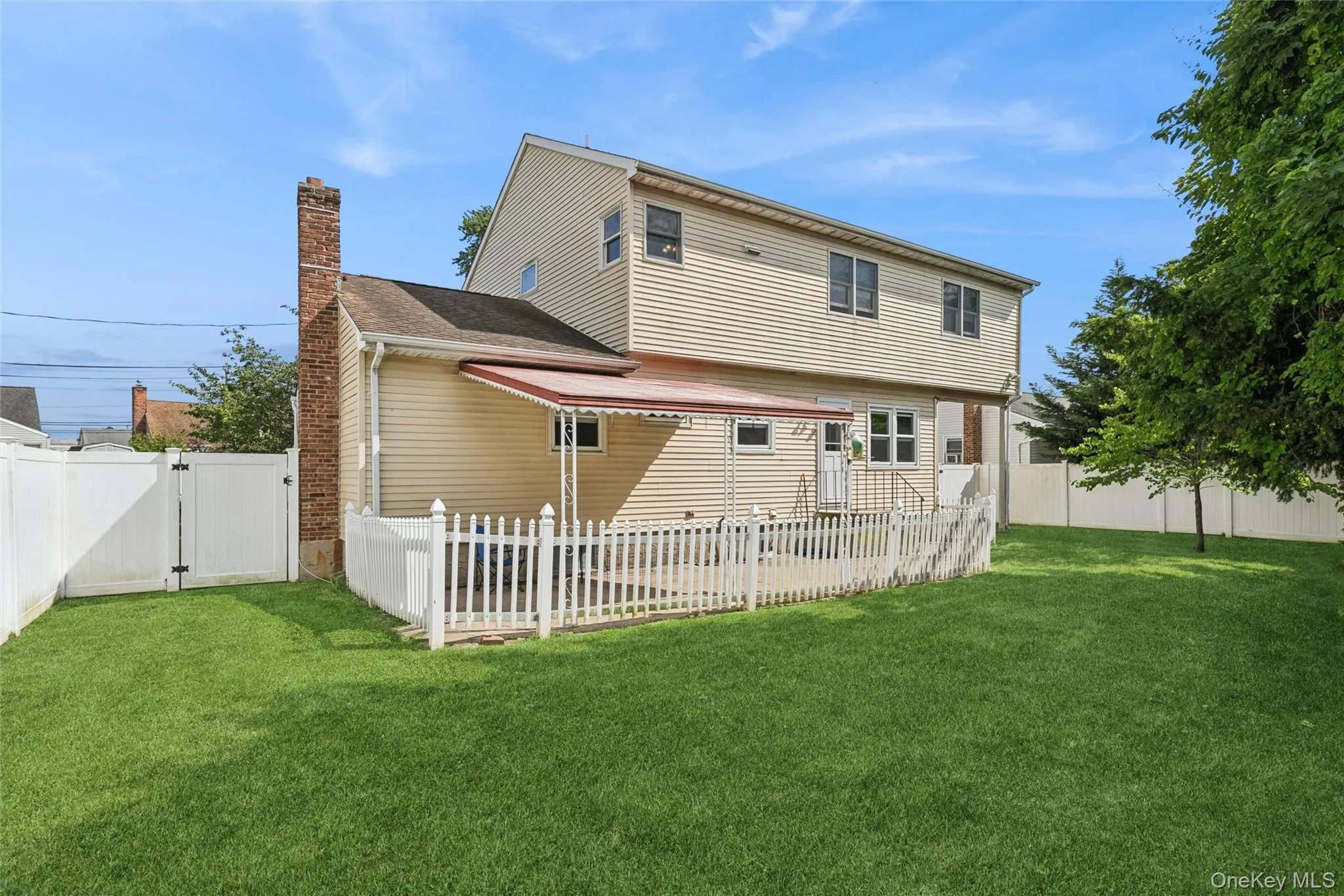 15 Willard Avenue, Oyster Bay, NY, 5 Bedrooms Bedrooms, 10 Rooms Rooms,2 BathroomsBathrooms,Residential,For Rent,Willard,0,1007321 15 Willard Avenue, Oyster Bay, NY, 5 Bedrooms Bedrooms, 10 Rooms Rooms,2 BathroomsBathrooms,Residential,For Rent,Willard,0,1007321