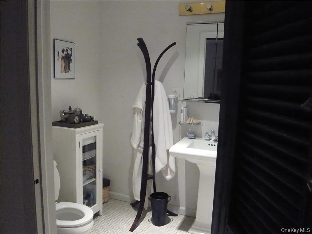 300 Ferdon Avenue, Orangetown, NY, 2 Bedrooms Bedrooms, 5 Rooms Rooms,1 BathroomBathrooms,Residential Lease,For Rent,Ferdon,0,1007333 300 Ferdon Avenue, Orangetown, NY, 2 Bedrooms Bedrooms, 5 Rooms Rooms,1 BathroomBathrooms,Residential Lease,For Rent,Ferdon,0,1007333