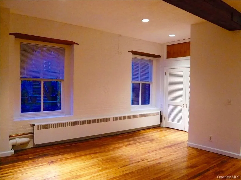 300 Ferdon Avenue, Orangetown, NY, 2 Bedrooms Bedrooms, 5 Rooms Rooms,1 BathroomBathrooms,Residential Lease,For Rent,Ferdon,0,1007333 300 Ferdon Avenue, Orangetown, NY, 2 Bedrooms Bedrooms, 5 Rooms Rooms,1 BathroomBathrooms,Residential Lease,For Rent,Ferdon,0,1007333