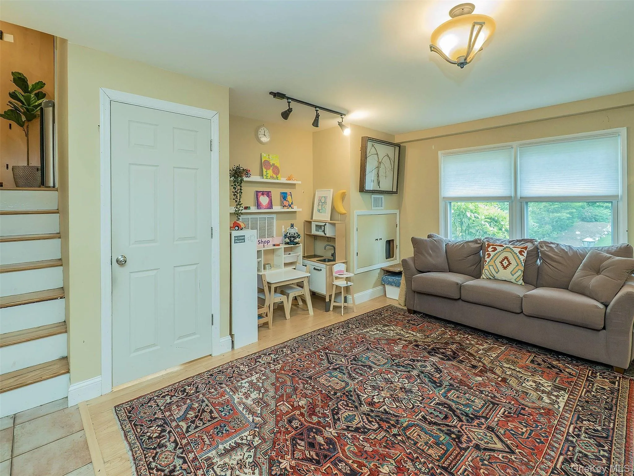 7 Cedar Lane, Oyster Bay, NY, 3 Bedrooms Bedrooms, 8 Rooms Rooms,2 BathroomsBathrooms,Residential,For Rent,Cedar,0,KEY1007334 7 Cedar Lane, Oyster Bay, NY, 3 Bedrooms Bedrooms, 8 Rooms Rooms,2 BathroomsBathrooms,Residential,For Rent,Cedar,0,KEY1007334