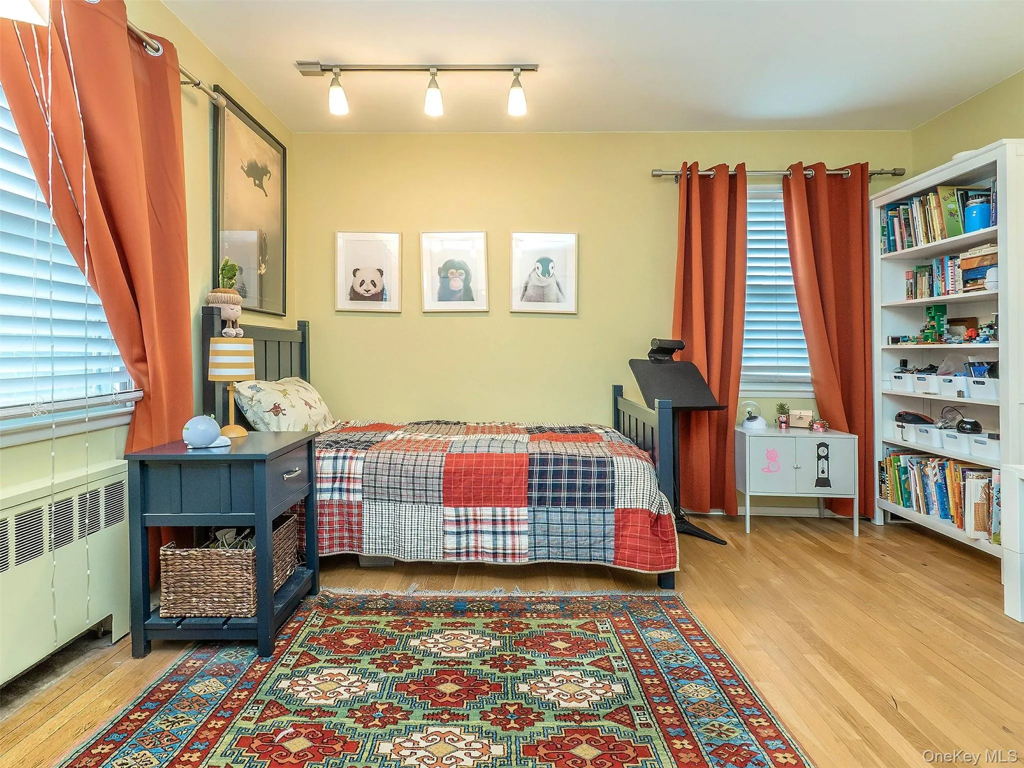 7 Cedar Lane, Oyster Bay, NY, 3 Bedrooms Bedrooms, 8 Rooms Rooms,2 BathroomsBathrooms,Residential,For Rent,Cedar,0,KEY1007334 7 Cedar Lane, Oyster Bay, NY, 3 Bedrooms Bedrooms, 8 Rooms Rooms,2 BathroomsBathrooms,Residential,For Rent,Cedar,0,KEY1007334