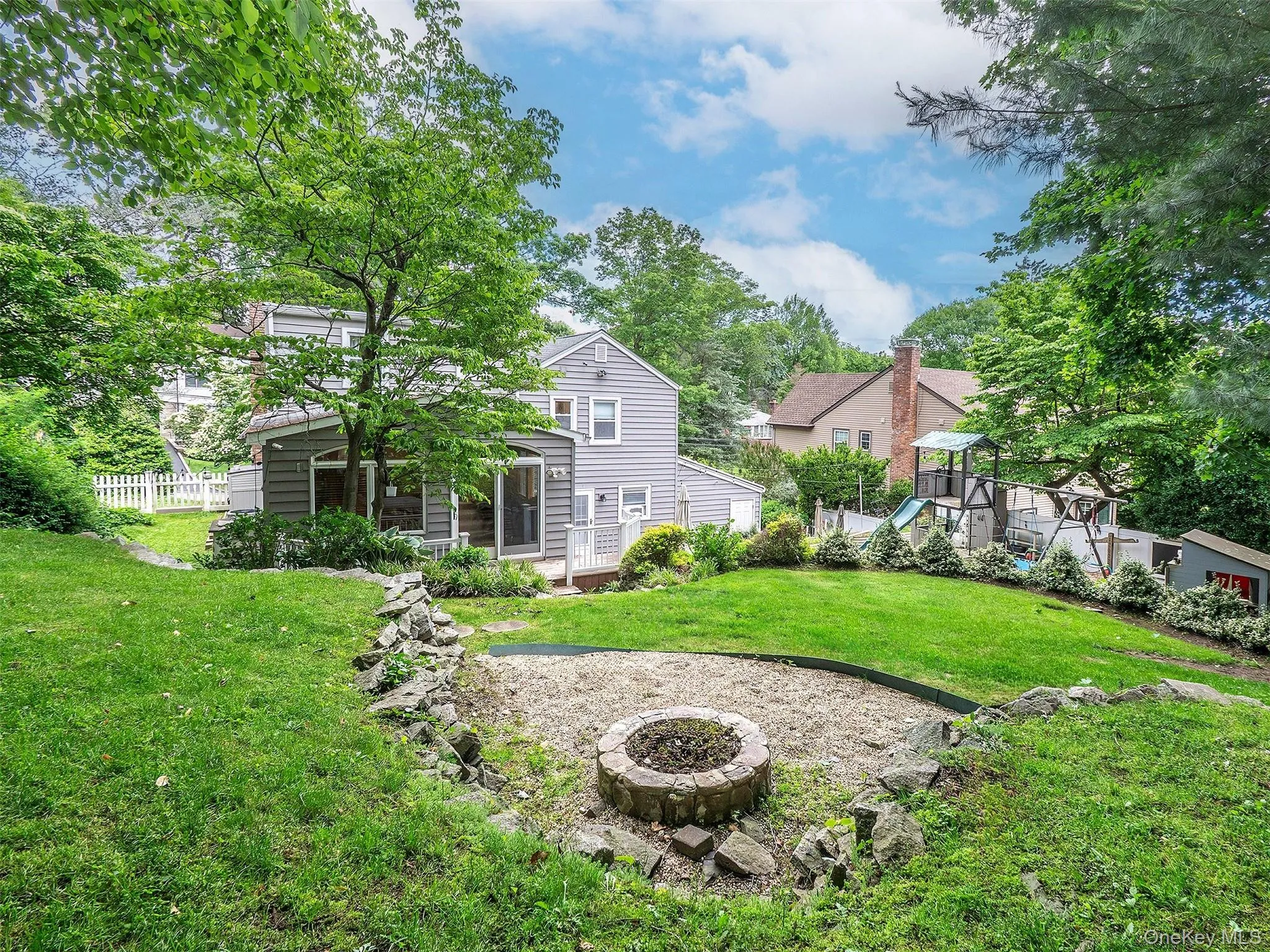 7 Cedar Lane, Oyster Bay, NY, 3 Bedrooms Bedrooms, 8 Rooms Rooms,2 BathroomsBathrooms,Residential,For Rent,Cedar,0,KEY1007334 7 Cedar Lane, Oyster Bay, NY, 3 Bedrooms Bedrooms, 8 Rooms Rooms,2 BathroomsBathrooms,Residential,For Rent,Cedar,0,KEY1007334