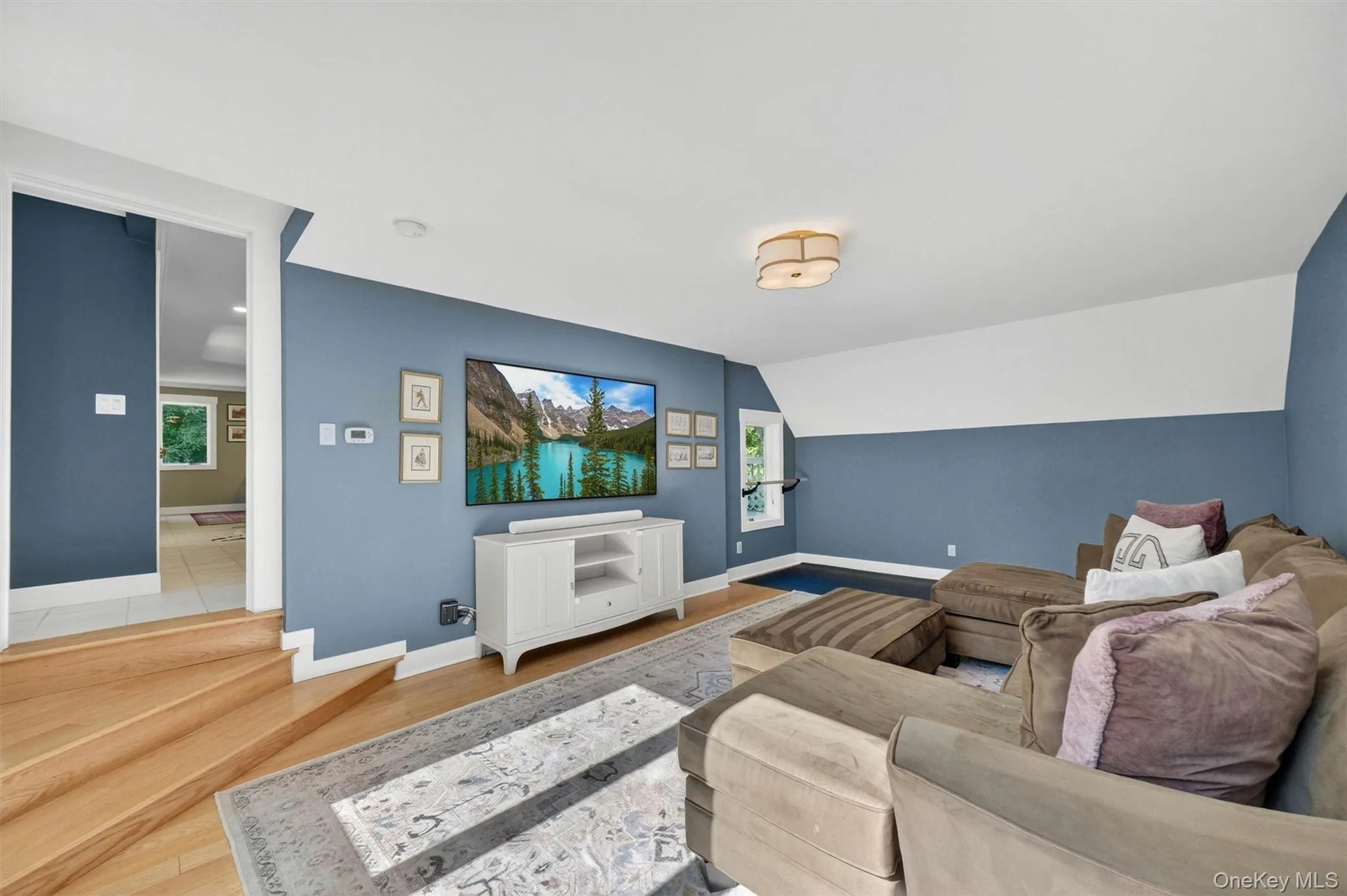 Step down to the comfortable Living/Family Room with plenty of space to relax. Step down to the comfortable Living/Family Room with plenty of space to relax.