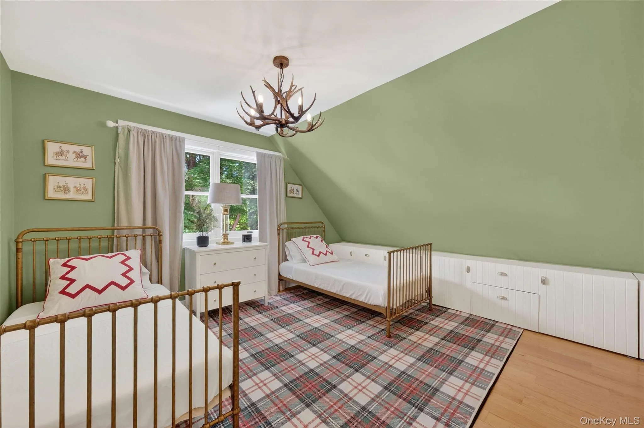 2nd Bedroom with plenty of storage areas. 2nd Bedroom with plenty of storage areas.