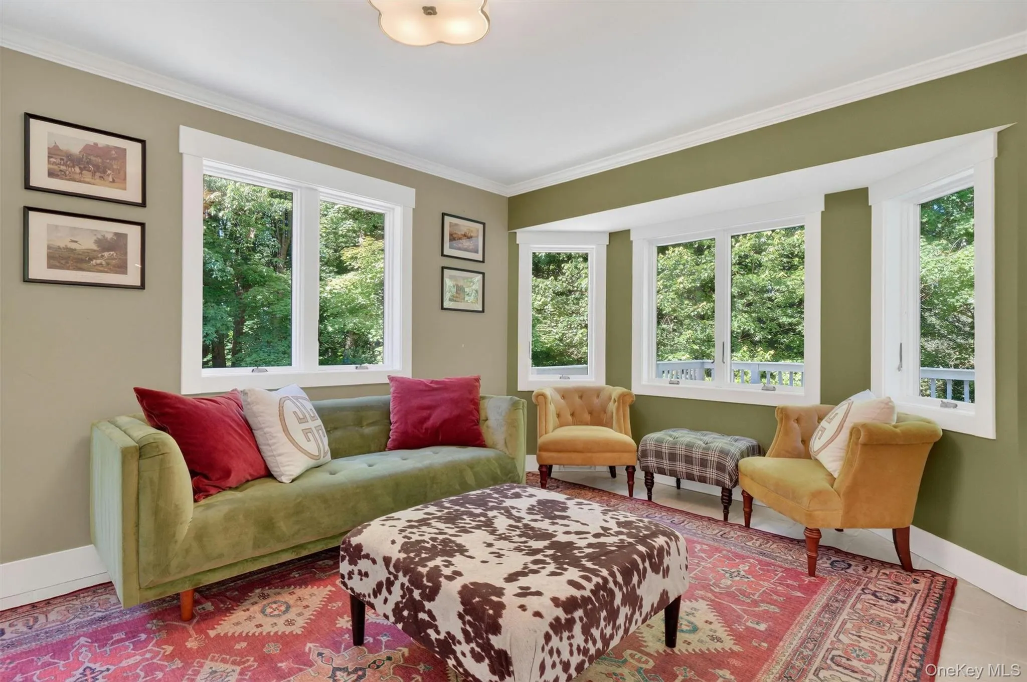 Gather in the family area off the kitchen. Perfect for homework, games & conversation. Gather in the family area off the kitchen. Perfect for homework, games & conversation.