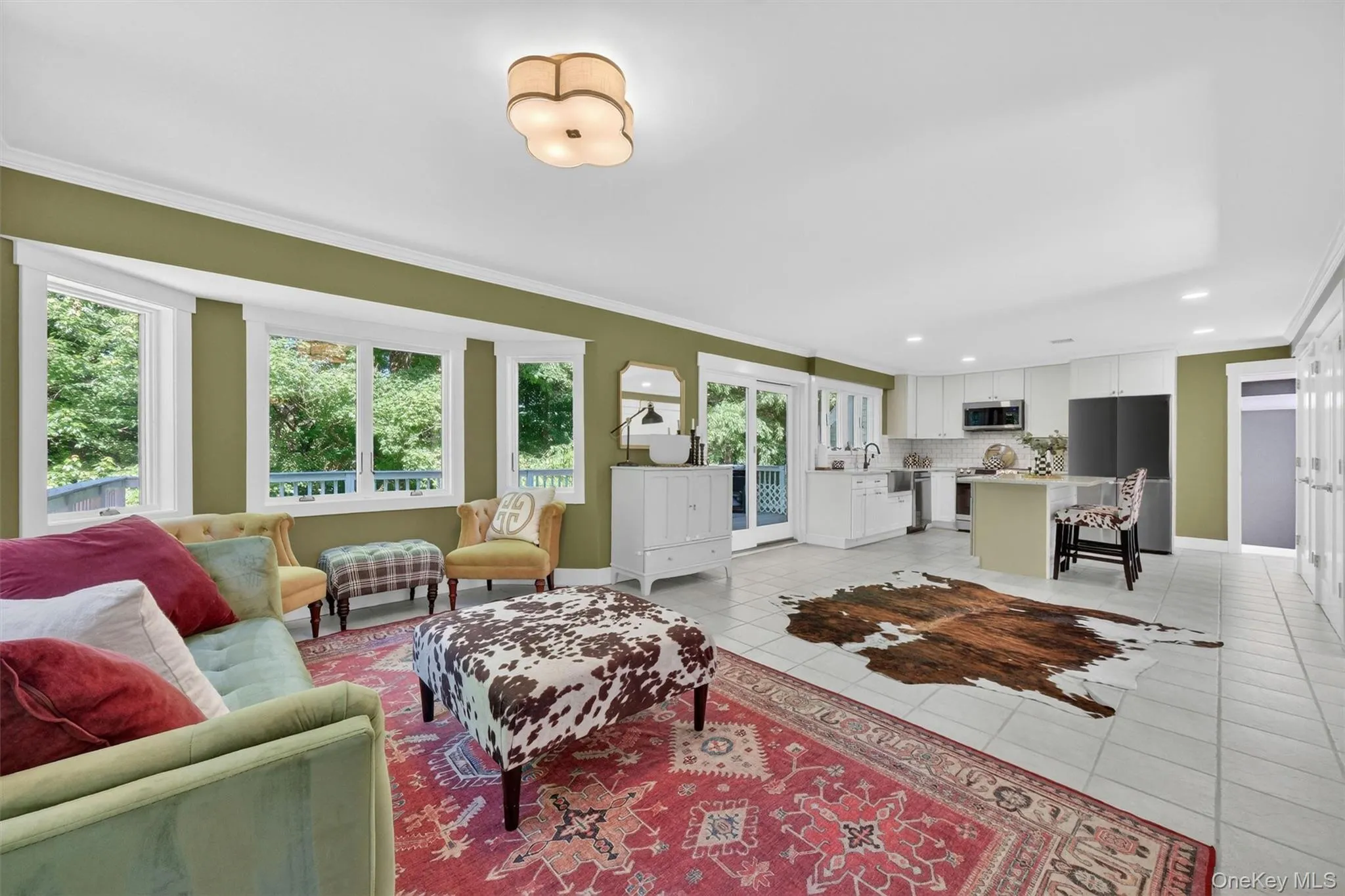 Great area for morning coffee or casual conversation. Great area for morning coffee or casual conversation.