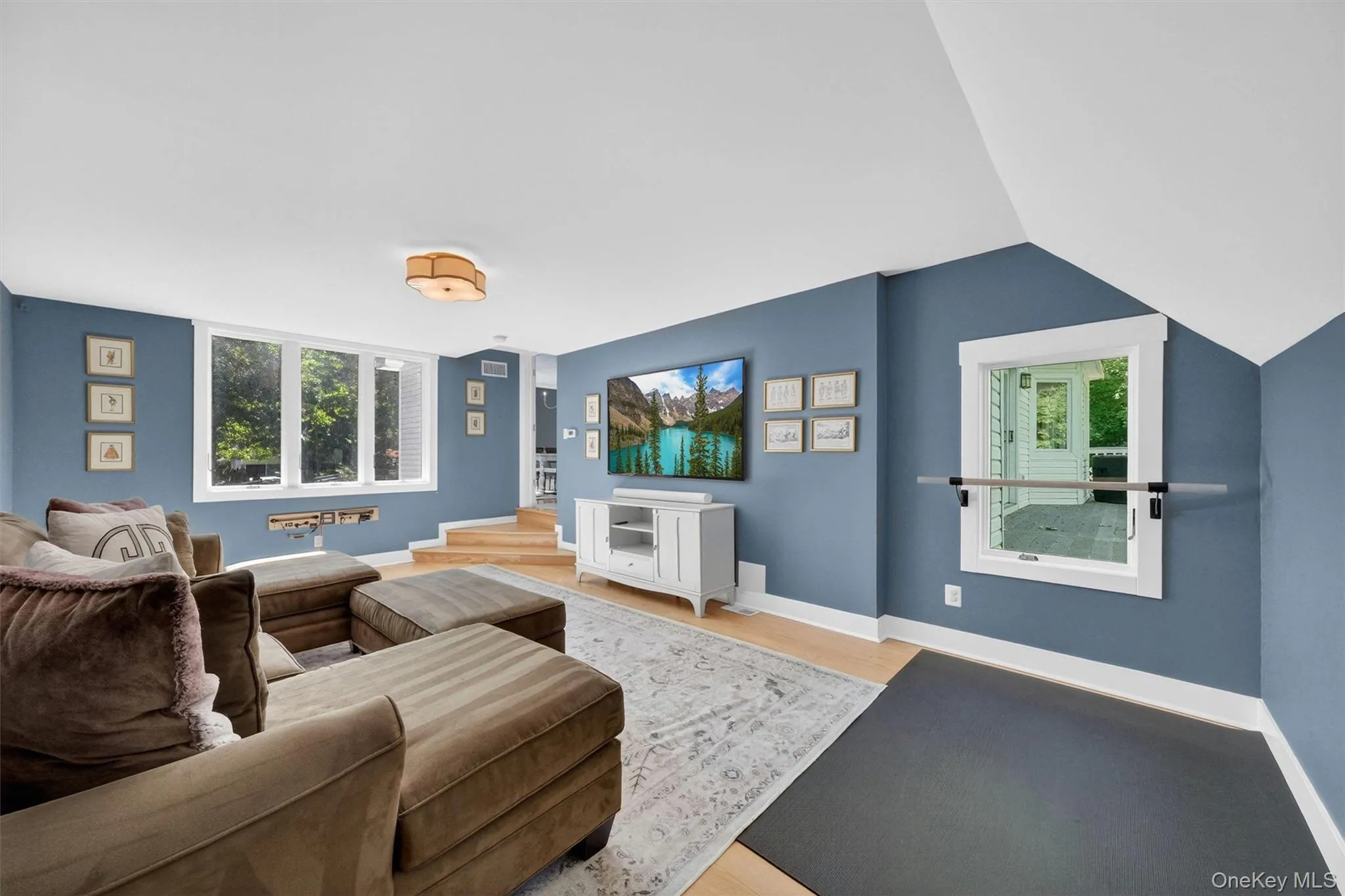 Generous size Living/Family Room filled with warmth and natural light. Generous size Living/Family Room filled with warmth and natural light.