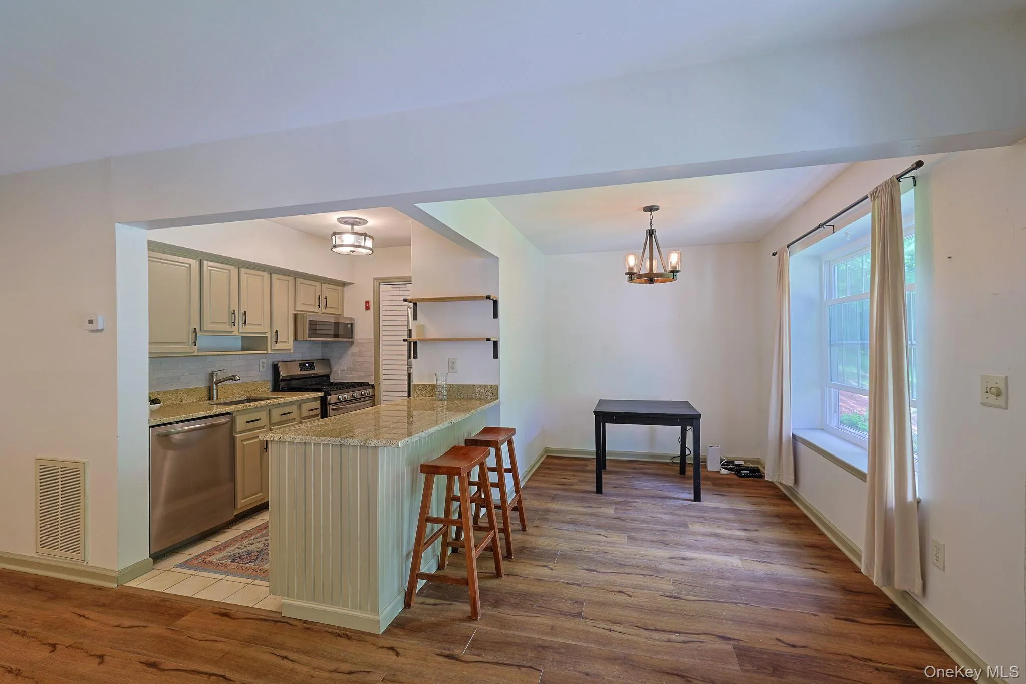 1103 Washington Green, New Windsor, NY, 2 Bedrooms Bedrooms, 5 Rooms Rooms,2 BathroomsBathrooms,Residential,For Rent,Washington,0,1007338 1103 Washington Green, New Windsor, NY, 2 Bedrooms Bedrooms, 5 Rooms Rooms,2 BathroomsBathrooms,Residential,For Rent,Washington,0,1007338