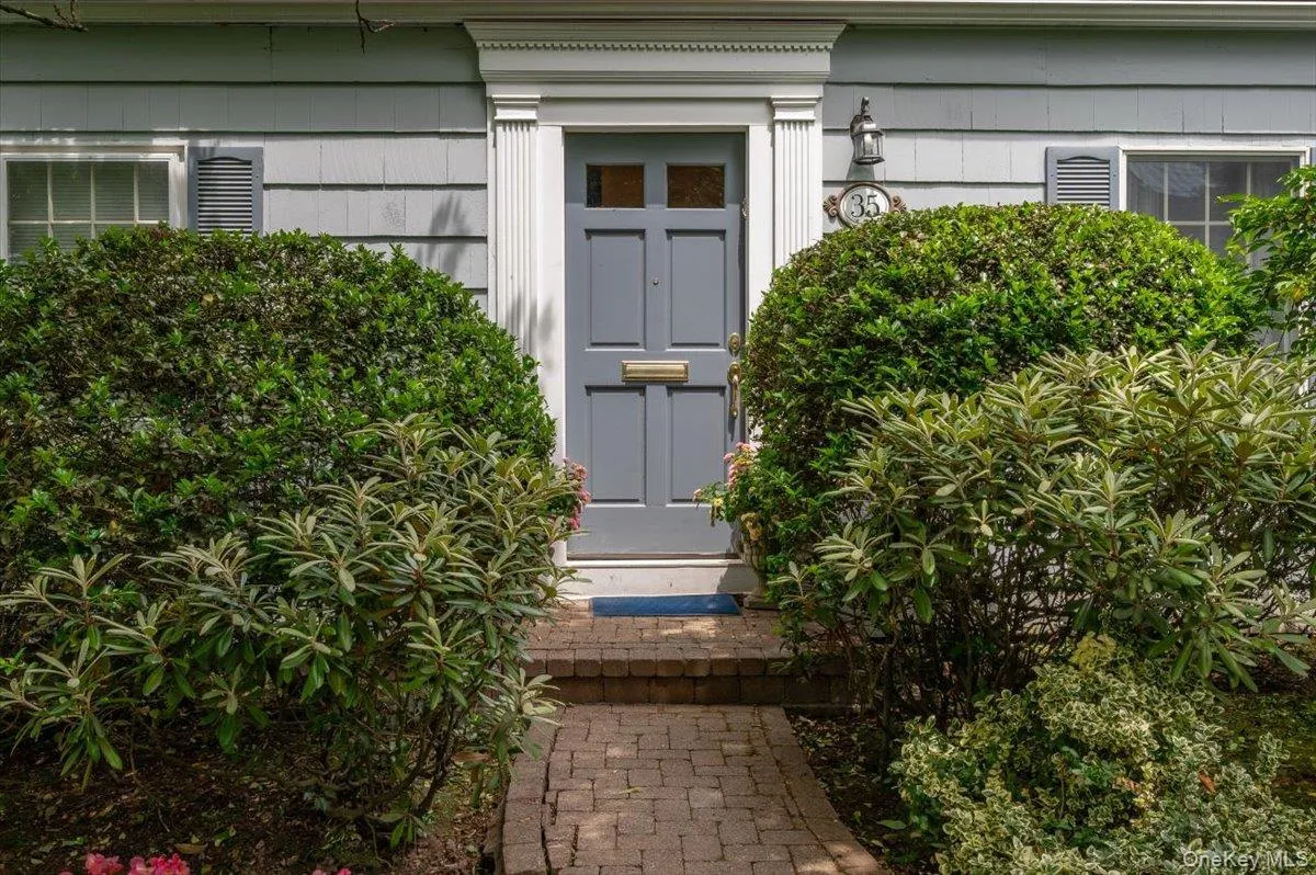 Welcome to 35 Mt Joy Ave Welcome to 35 Mt Joy Ave