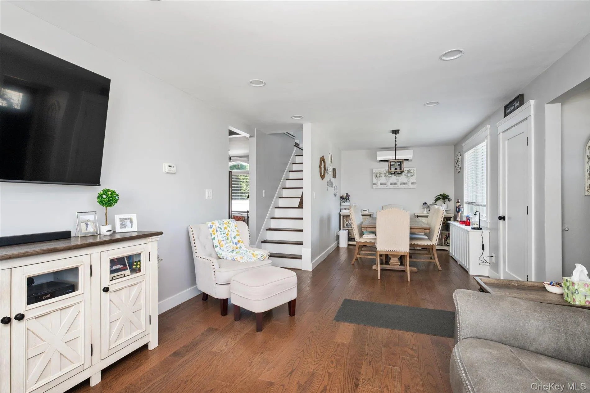 36 Iroquois Place, Oyster Bay, NY, 3 Bedrooms Bedrooms, 6 Rooms Rooms,1 BathroomBathrooms,Residential,For Rent,Iroquois,0,1007341 36 Iroquois Place, Oyster Bay, NY, 3 Bedrooms Bedrooms, 6 Rooms Rooms,1 BathroomBathrooms,Residential,For Rent,Iroquois,0,1007341