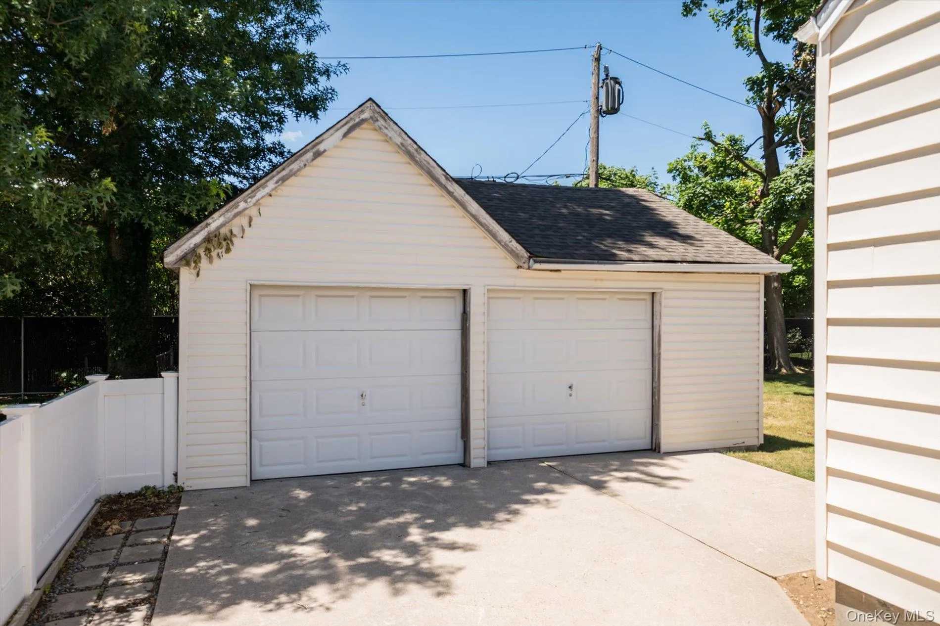 36 Iroquois Place, Oyster Bay, NY, 3 Bedrooms Bedrooms, 6 Rooms Rooms,1 BathroomBathrooms,Residential,For Rent,Iroquois,0,1007341 36 Iroquois Place, Oyster Bay, NY, 3 Bedrooms Bedrooms, 6 Rooms Rooms,1 BathroomBathrooms,Residential,For Rent,Iroquois,0,1007341