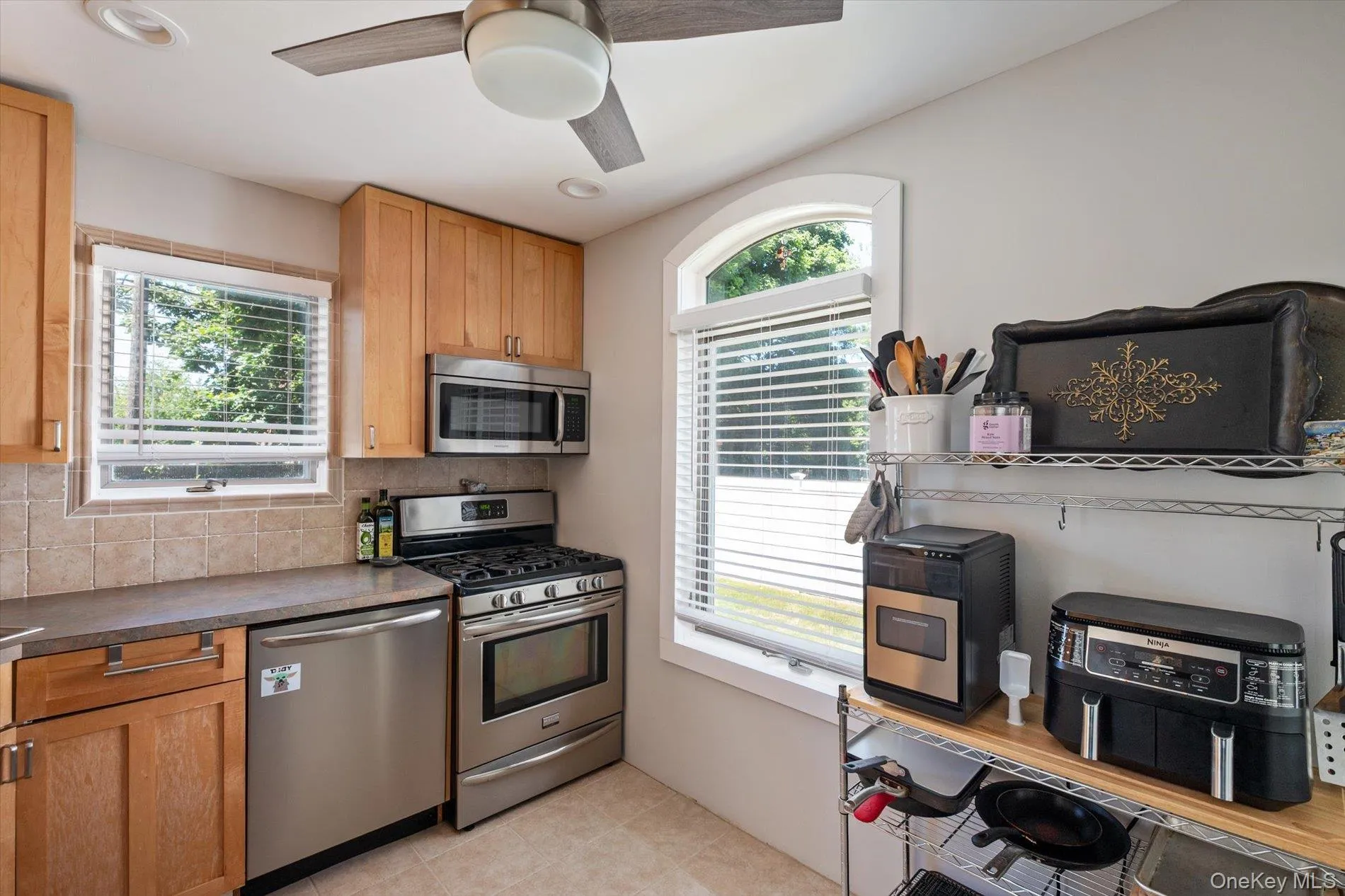 36 Iroquois Place, Oyster Bay, NY, 3 Bedrooms Bedrooms, 6 Rooms Rooms,1 BathroomBathrooms,Residential,For Rent,Iroquois,0,1007341 36 Iroquois Place, Oyster Bay, NY, 3 Bedrooms Bedrooms, 6 Rooms Rooms,1 BathroomBathrooms,Residential,For Rent,Iroquois,0,1007341