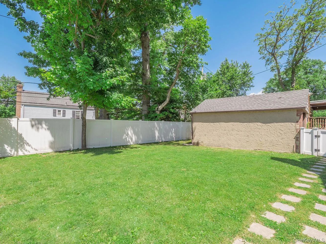 23 Phillips Road, Glen Cove, NY, 3 Bedrooms Bedrooms, 7 Rooms Rooms,2 BathroomsBathrooms,Residential,For Rent,Phillips,0,1007342 23 Phillips Road, Glen Cove, NY, 3 Bedrooms Bedrooms, 7 Rooms Rooms,2 BathroomsBathrooms,Residential,For Rent,Phillips,0,1007342