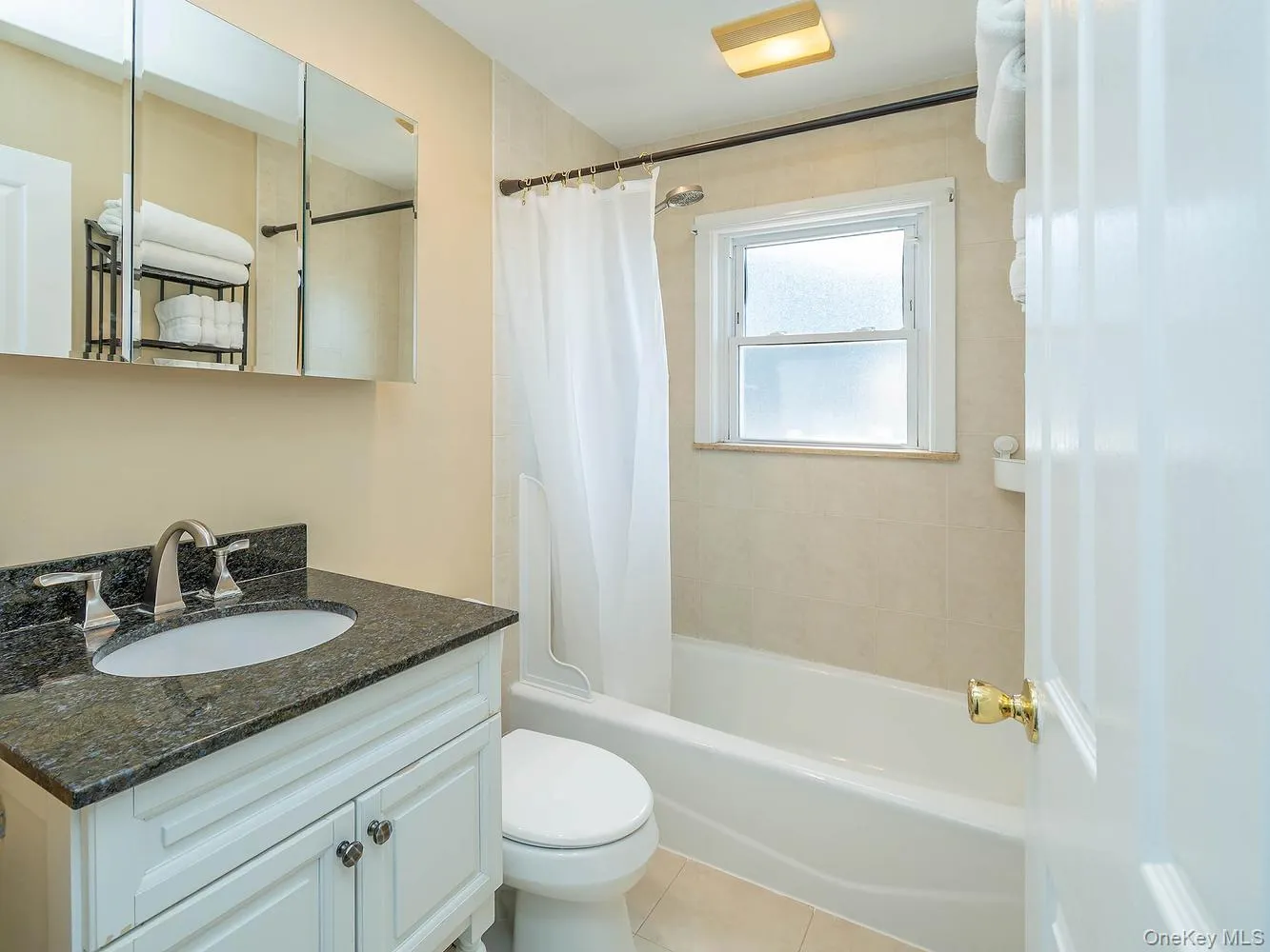 23 Phillips Road, Glen Cove, NY, 3 Bedrooms Bedrooms, 7 Rooms Rooms,2 BathroomsBathrooms,Residential,For Rent,Phillips,0,1007342 23 Phillips Road, Glen Cove, NY, 3 Bedrooms Bedrooms, 7 Rooms Rooms,2 BathroomsBathrooms,Residential,For Rent,Phillips,0,1007342