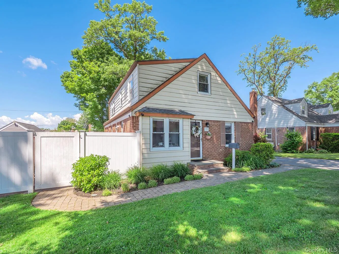 23 Phillips Road, Glen Cove, NY, 3 Bedrooms Bedrooms, 7 Rooms Rooms,2 BathroomsBathrooms,Residential,For Rent,Phillips,0,1007342 23 Phillips Road, Glen Cove, NY, 3 Bedrooms Bedrooms, 7 Rooms Rooms,2 BathroomsBathrooms,Residential,For Rent,Phillips,0,1007342