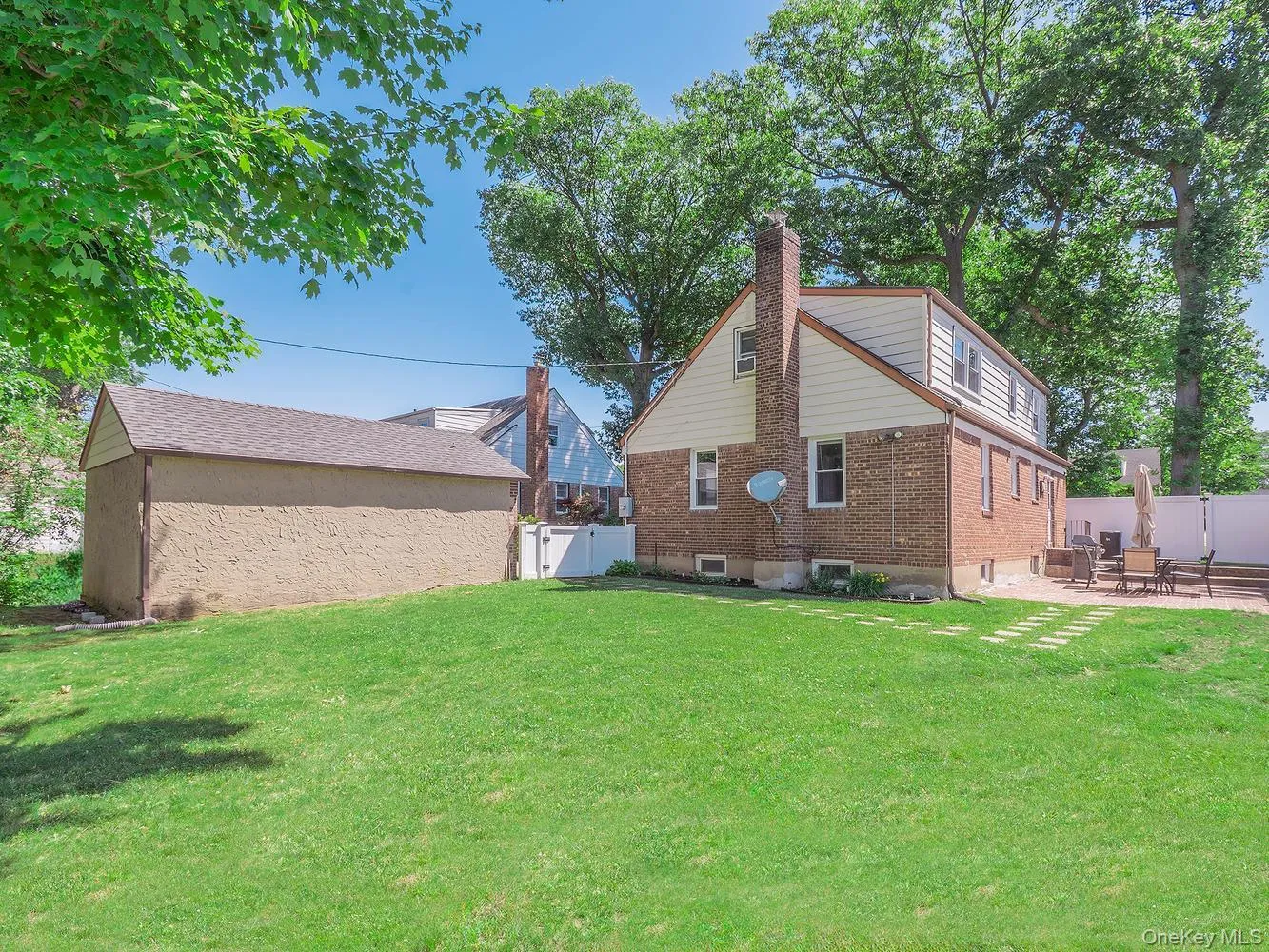 23 Phillips Road, Glen Cove, NY, 3 Bedrooms Bedrooms, 7 Rooms Rooms,2 BathroomsBathrooms,Residential,For Rent,Phillips,0,1007342 23 Phillips Road, Glen Cove, NY, 3 Bedrooms Bedrooms, 7 Rooms Rooms,2 BathroomsBathrooms,Residential,For Rent,Phillips,0,1007342
