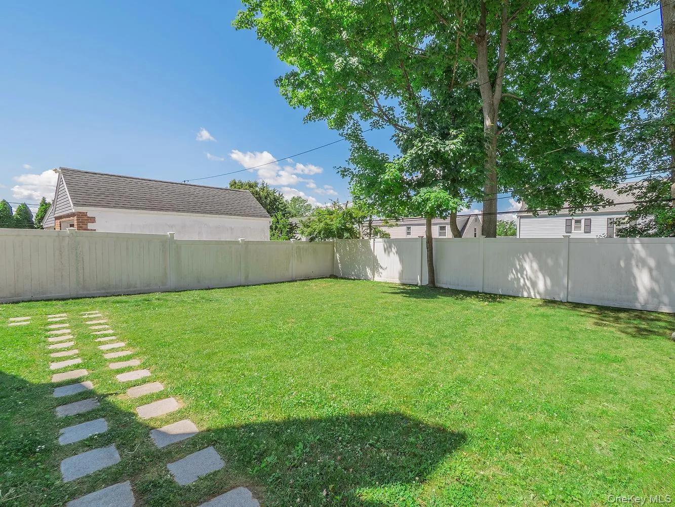23 Phillips Road, Glen Cove, NY, 3 Bedrooms Bedrooms, 7 Rooms Rooms,2 BathroomsBathrooms,Residential,For Rent,Phillips,0,1007342 23 Phillips Road, Glen Cove, NY, 3 Bedrooms Bedrooms, 7 Rooms Rooms,2 BathroomsBathrooms,Residential,For Rent,Phillips,0,1007342
