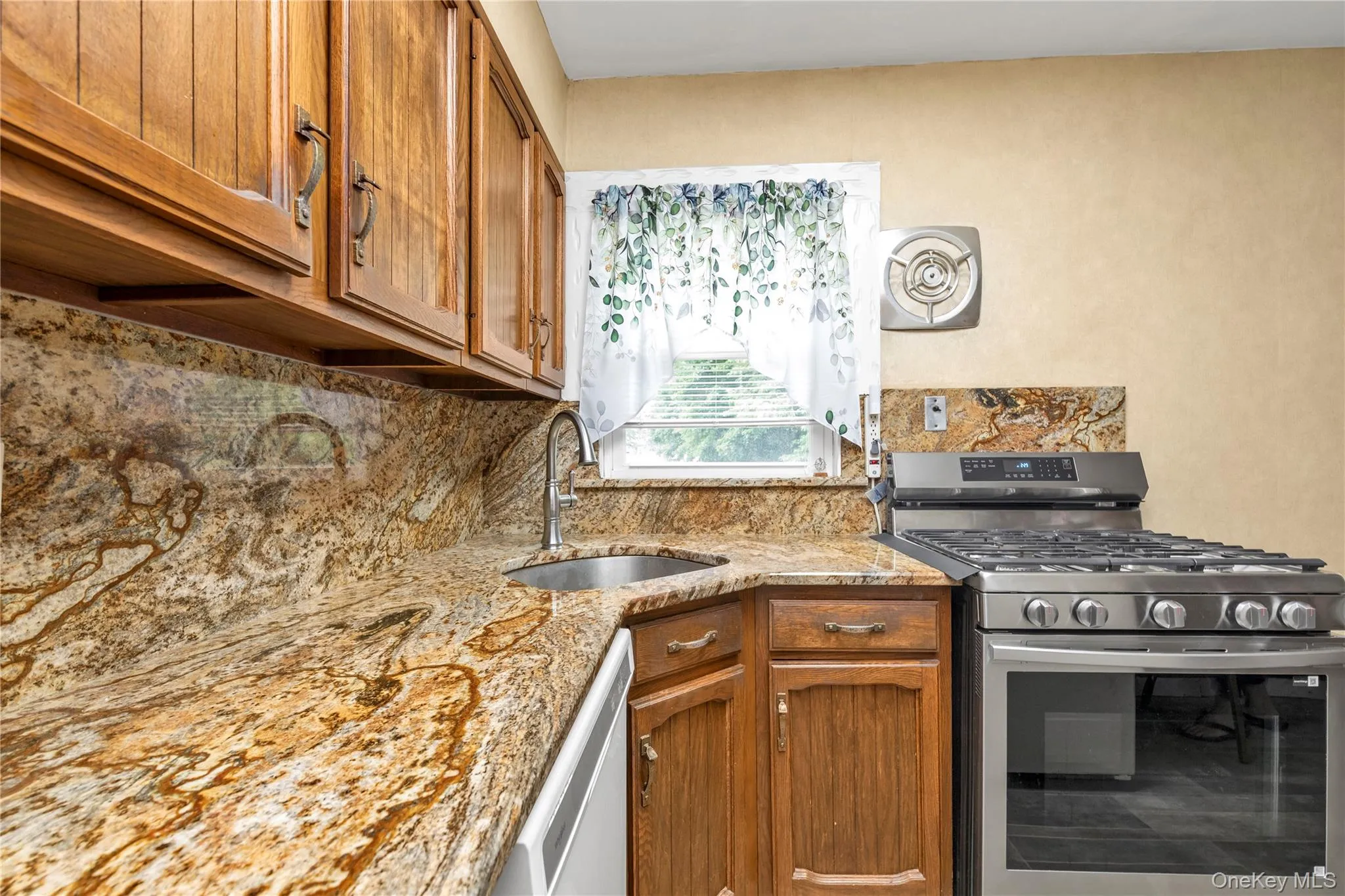 55 Fir Street, Hempstead, NY, 4 Bedrooms Bedrooms, 6 Rooms Rooms,2 BathroomsBathrooms,Residential,For Rent,Fir,0,1007344 55 Fir Street, Hempstead, NY, 4 Bedrooms Bedrooms, 6 Rooms Rooms,2 BathroomsBathrooms,Residential,For Rent,Fir,0,1007344