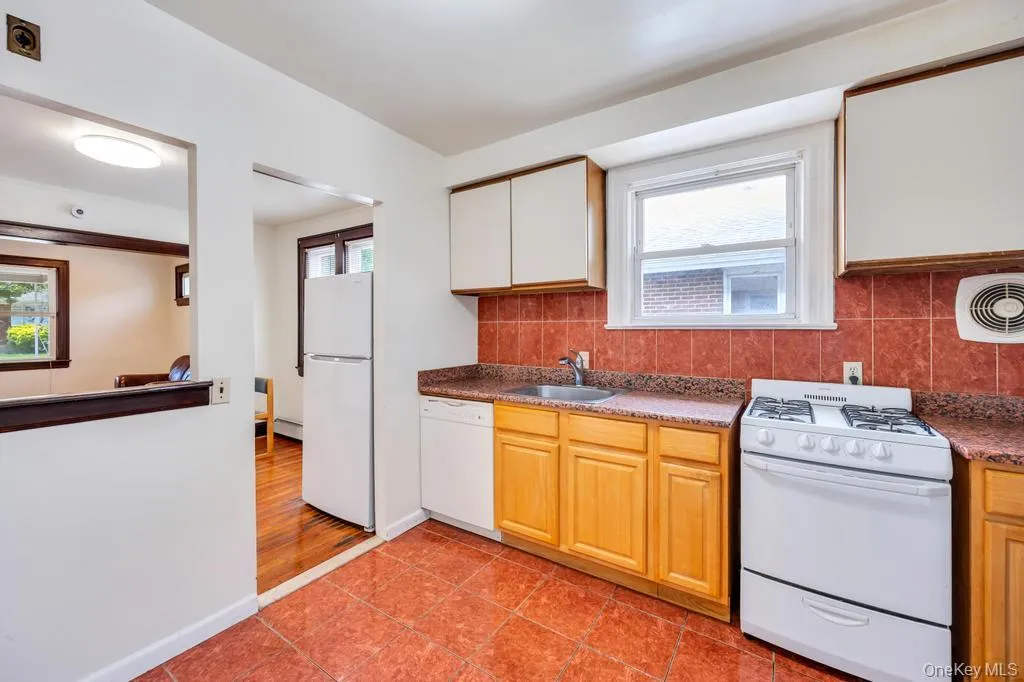 8343 261st Street, New York, NY, 5 Bedrooms Bedrooms, 11 Rooms Rooms,2 BathroomsBathrooms,Residential,For Rent,261st,0,1007347 8343 261st Street, New York, NY, 5 Bedrooms Bedrooms, 11 Rooms Rooms,2 BathroomsBathrooms,Residential,For Rent,261st,0,1007347
