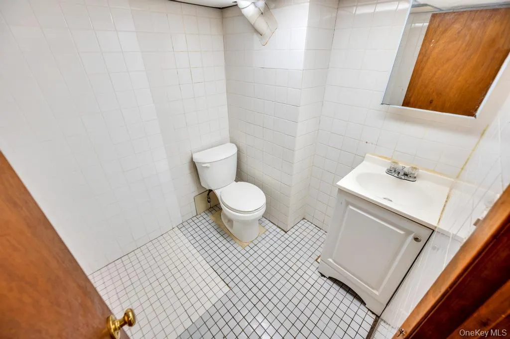 8343 261st Street, New York, NY, 5 Bedrooms Bedrooms, 11 Rooms Rooms,2 BathroomsBathrooms,Residential,For Rent,261st,0,1007347 8343 261st Street, New York, NY, 5 Bedrooms Bedrooms, 11 Rooms Rooms,2 BathroomsBathrooms,Residential,For Rent,261st,0,1007347