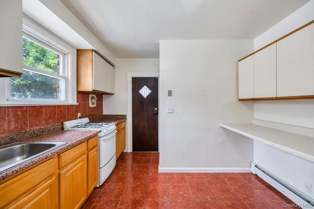 8343 261st Street, New York, NY, 5 Bedrooms Bedrooms, 11 Rooms Rooms,2 BathroomsBathrooms,Residential,For Rent,261st,0,1007347 8343 261st Street, New York, NY, 5 Bedrooms Bedrooms, 11 Rooms Rooms,2 BathroomsBathrooms,Residential,For Rent,261st,0,1007347