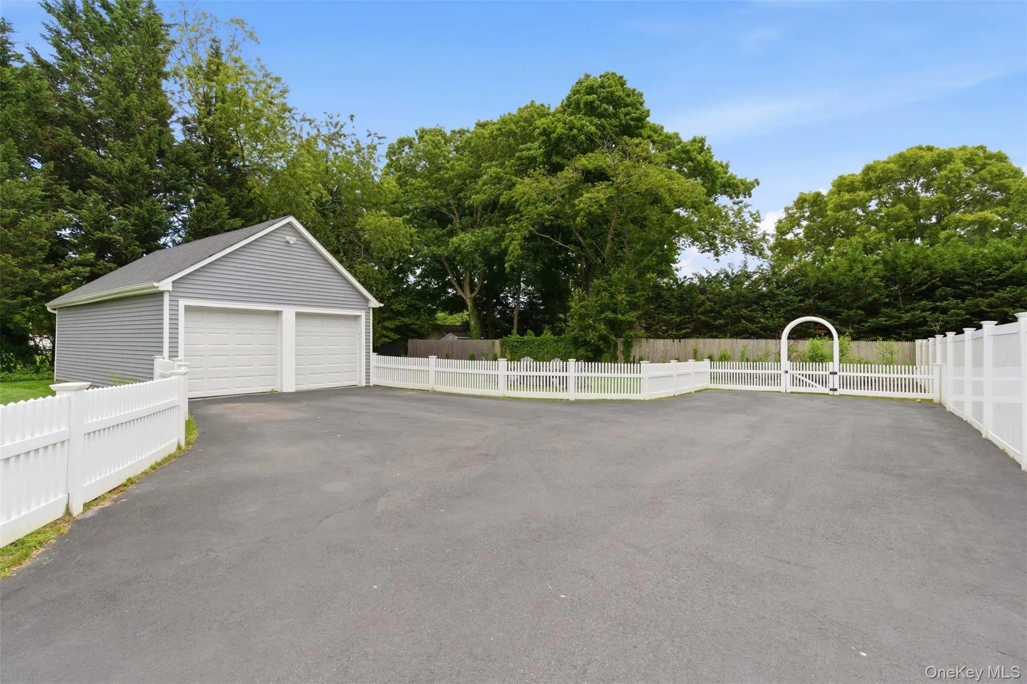 238 Woodlawn Avenue, Smithtown, NY, 5 Bedrooms Bedrooms, 8 Rooms Rooms,2 BathroomsBathrooms,Residential,For Rent,Woodlawn,0,1007352 238 Woodlawn Avenue, Smithtown, NY, 5 Bedrooms Bedrooms, 8 Rooms Rooms,2 BathroomsBathrooms,Residential,For Rent,Woodlawn,0,1007352