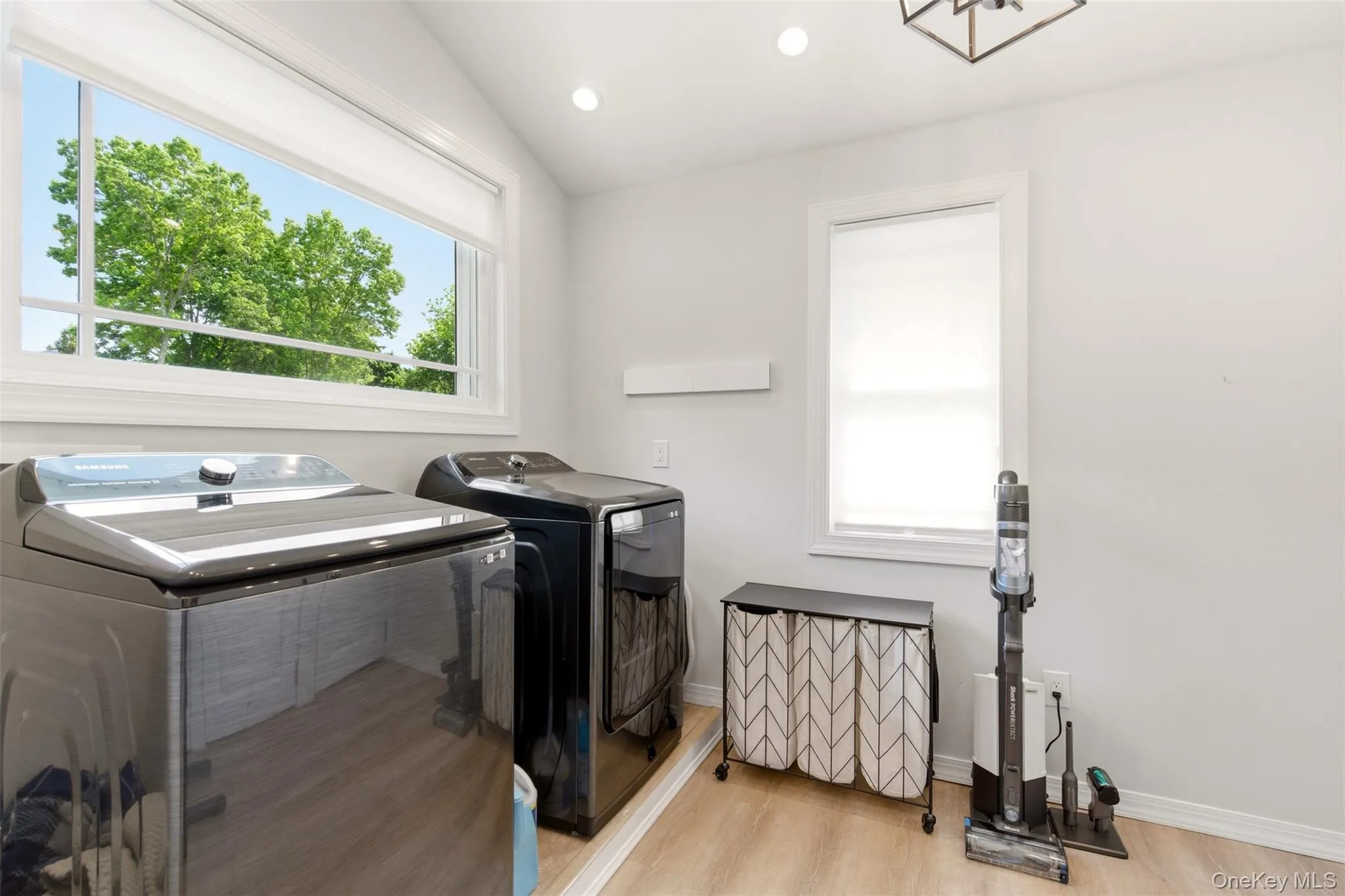 238 Woodlawn Avenue, Smithtown, NY, 5 Bedrooms Bedrooms, 8 Rooms Rooms,2 BathroomsBathrooms,Residential,For Rent,Woodlawn,0,1007352 238 Woodlawn Avenue, Smithtown, NY, 5 Bedrooms Bedrooms, 8 Rooms Rooms,2 BathroomsBathrooms,Residential,For Rent,Woodlawn,0,1007352