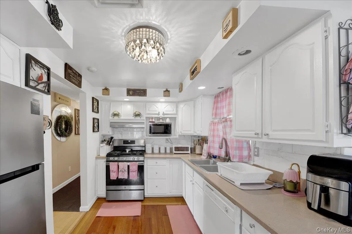 5 Rowell Lane, Wappinger, NY, 4 Bedrooms Bedrooms, 9 Rooms Rooms,2 BathroomsBathrooms,Residential,For Rent,Rowell,0,1007359 5 Rowell Lane, Wappinger, NY, 4 Bedrooms Bedrooms, 9 Rooms Rooms,2 BathroomsBathrooms,Residential,For Rent,Rowell,0,1007359