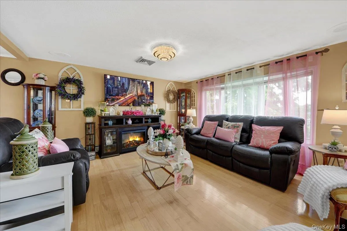 5 Rowell Lane, Wappinger, NY, 4 Bedrooms Bedrooms, 9 Rooms Rooms,2 BathroomsBathrooms,Residential,For Rent,Rowell,0,1007359 5 Rowell Lane, Wappinger, NY, 4 Bedrooms Bedrooms, 9 Rooms Rooms,2 BathroomsBathrooms,Residential,For Rent,Rowell,0,1007359
