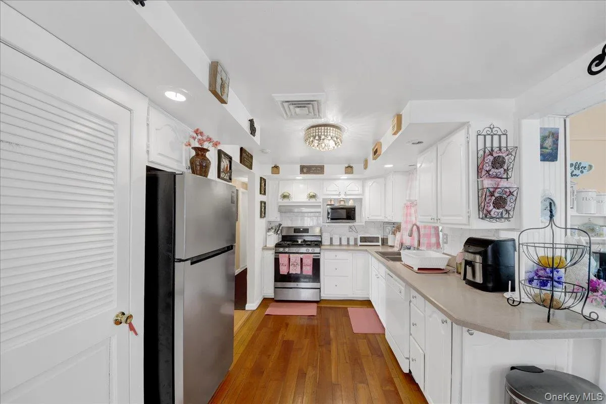 5 Rowell Lane, Wappinger, NY, 4 Bedrooms Bedrooms, 9 Rooms Rooms,2 BathroomsBathrooms,Residential,For Rent,Rowell,0,1007359 5 Rowell Lane, Wappinger, NY, 4 Bedrooms Bedrooms, 9 Rooms Rooms,2 BathroomsBathrooms,Residential,For Rent,Rowell,0,1007359