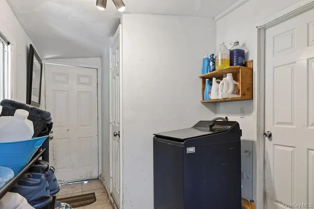 27 Tomahawk Drive, Greenburgh, NY, 3 Bedrooms Bedrooms, 8 Rooms Rooms,2 BathroomsBathrooms,Residential,For Rent,Tomahawk,0,1007360 27 Tomahawk Drive, Greenburgh, NY, 3 Bedrooms Bedrooms, 8 Rooms Rooms,2 BathroomsBathrooms,Residential,For Rent,Tomahawk,0,1007360