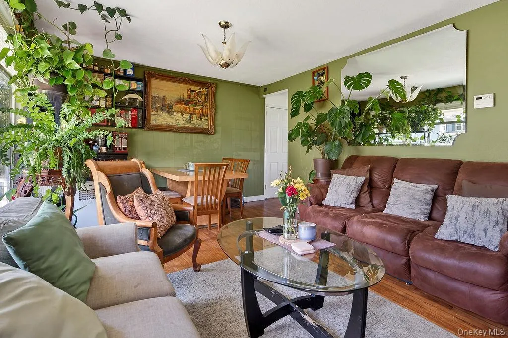 27 Tomahawk Drive, Greenburgh, NY, 3 Bedrooms Bedrooms, 8 Rooms Rooms,2 BathroomsBathrooms,Residential,For Rent,Tomahawk,0,1007360 27 Tomahawk Drive, Greenburgh, NY, 3 Bedrooms Bedrooms, 8 Rooms Rooms,2 BathroomsBathrooms,Residential,For Rent,Tomahawk,0,1007360