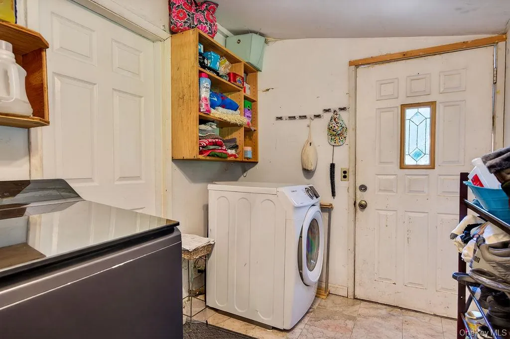 27 Tomahawk Drive, Greenburgh, NY, 3 Bedrooms Bedrooms, 8 Rooms Rooms,2 BathroomsBathrooms,Residential,For Rent,Tomahawk,0,1007360 27 Tomahawk Drive, Greenburgh, NY, 3 Bedrooms Bedrooms, 8 Rooms Rooms,2 BathroomsBathrooms,Residential,For Rent,Tomahawk,0,1007360