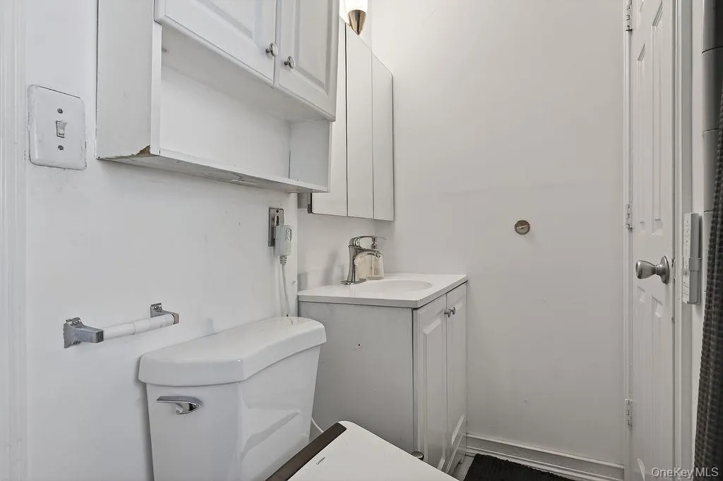 27 Tomahawk Drive, Greenburgh, NY, 3 Bedrooms Bedrooms, 8 Rooms Rooms,2 BathroomsBathrooms,Residential,For Rent,Tomahawk,0,1007360 27 Tomahawk Drive, Greenburgh, NY, 3 Bedrooms Bedrooms, 8 Rooms Rooms,2 BathroomsBathrooms,Residential,For Rent,Tomahawk,0,1007360