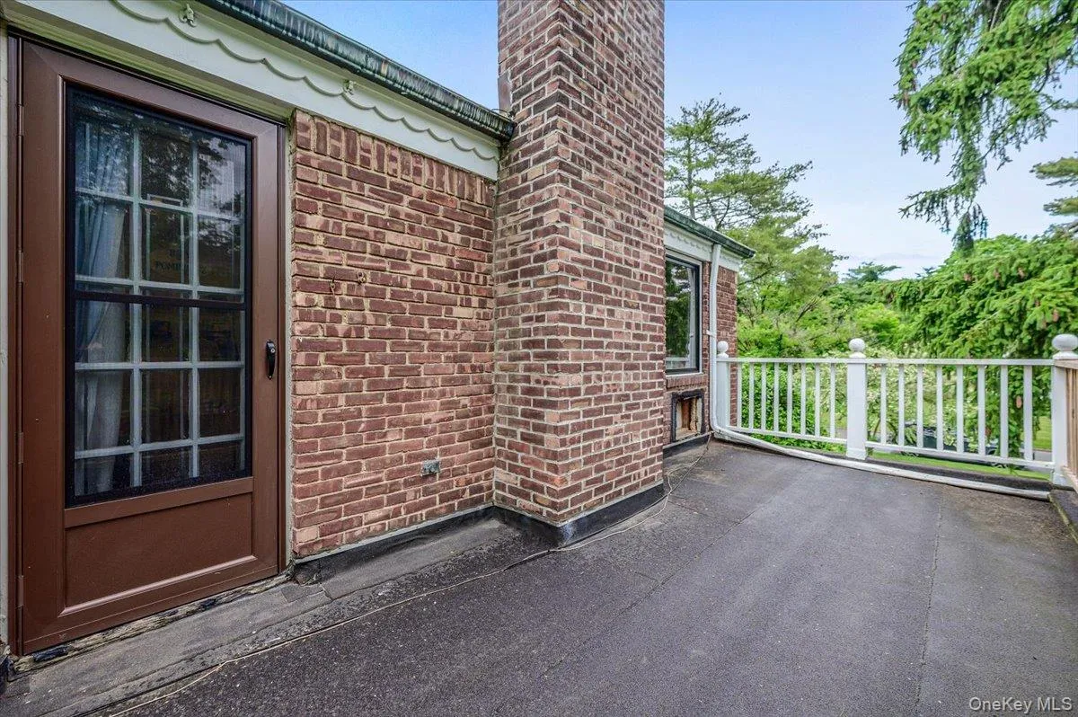 8 Parkside Drive, North Hempstead, NY, 3 Bedrooms Bedrooms, 7 Rooms Rooms,2 BathroomsBathrooms,Residential,For Rent,Parkside,0,1007362 8 Parkside Drive, North Hempstead, NY, 3 Bedrooms Bedrooms, 7 Rooms Rooms,2 BathroomsBathrooms,Residential,For Rent,Parkside,0,1007362