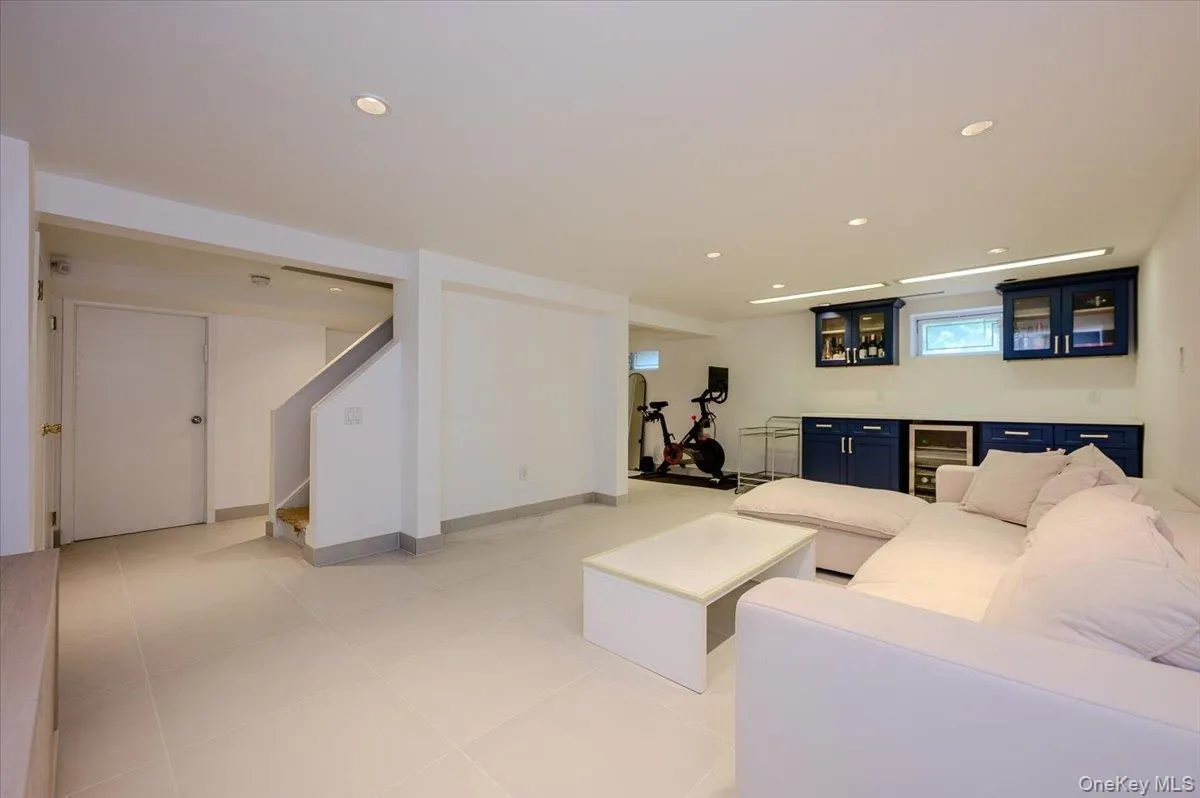 8 Parkside Drive, North Hempstead, NY, 3 Bedrooms Bedrooms, 7 Rooms Rooms,2 BathroomsBathrooms,Residential,For Rent,Parkside,0,1007362 8 Parkside Drive, North Hempstead, NY, 3 Bedrooms Bedrooms, 7 Rooms Rooms,2 BathroomsBathrooms,Residential,For Rent,Parkside,0,1007362