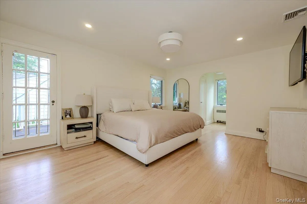 8 Parkside Drive, North Hempstead, NY, 3 Bedrooms Bedrooms, 7 Rooms Rooms,2 BathroomsBathrooms,Residential,For Rent,Parkside,0,1007362 8 Parkside Drive, North Hempstead, NY, 3 Bedrooms Bedrooms, 7 Rooms Rooms,2 BathroomsBathrooms,Residential,For Rent,Parkside,0,1007362