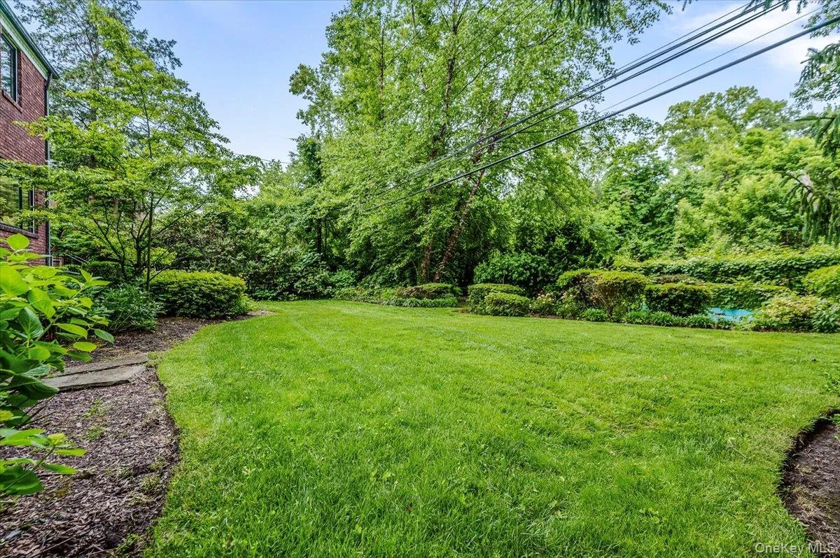 8 Parkside Drive, North Hempstead, NY, 3 Bedrooms Bedrooms, 7 Rooms Rooms,2 BathroomsBathrooms,Residential,For Rent,Parkside,0,1007362 8 Parkside Drive, North Hempstead, NY, 3 Bedrooms Bedrooms, 7 Rooms Rooms,2 BathroomsBathrooms,Residential,For Rent,Parkside,0,1007362