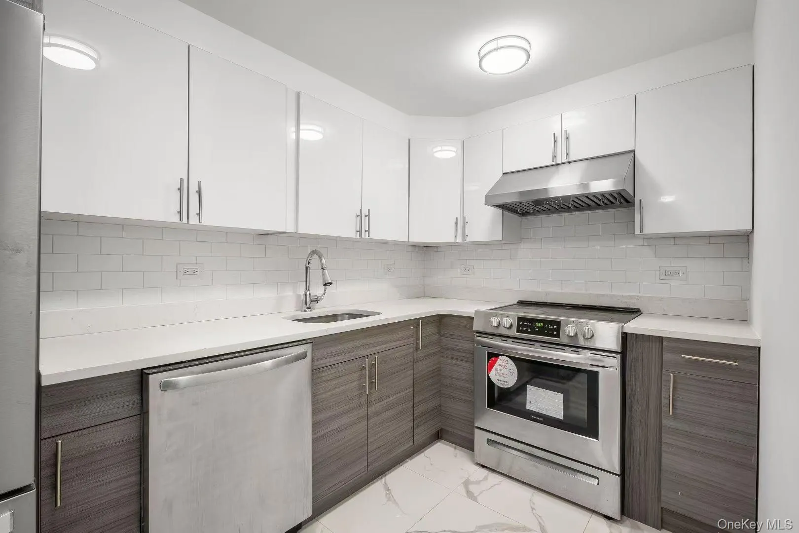 7009 45th Avenue, New York, NY, 2 Bedrooms Bedrooms, 5 Rooms Rooms,2 BathroomsBathrooms,Residential Lease,For Rent,45th,0,1007371 7009 45th Avenue, New York, NY, 2 Bedrooms Bedrooms, 5 Rooms Rooms,2 BathroomsBathrooms,Residential Lease,For Rent,45th,0,1007371