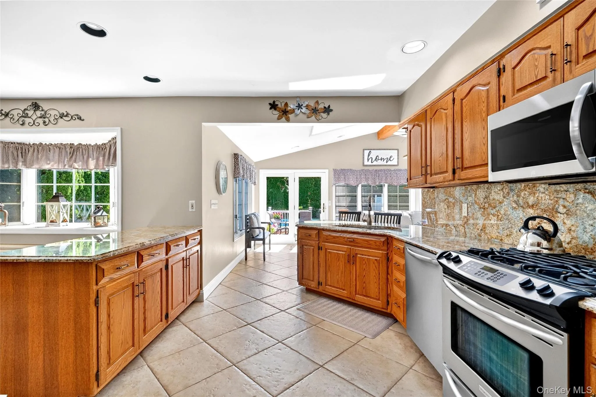 10 Edsall Avenue, Clarkstown, NY, 5 Bedrooms Bedrooms, 12 Rooms Rooms,2 BathroomsBathrooms,Residential,For Rent,Edsall,0,1007374 10 Edsall Avenue, Clarkstown, NY, 5 Bedrooms Bedrooms, 12 Rooms Rooms,2 BathroomsBathrooms,Residential,For Rent,Edsall,0,1007374