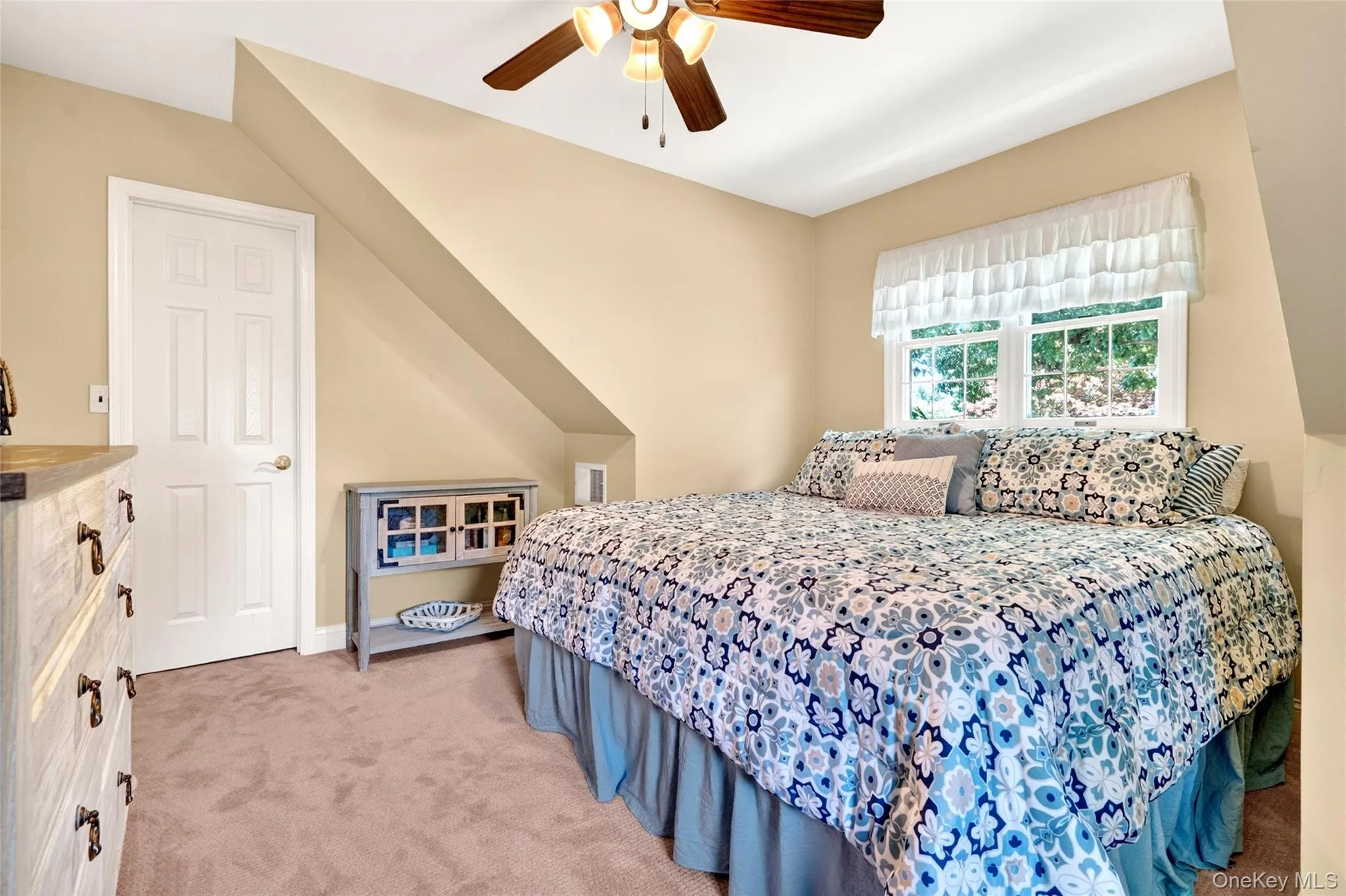 10 Edsall Avenue, Clarkstown, NY, 5 Bedrooms Bedrooms, 12 Rooms Rooms,2 BathroomsBathrooms,Residential,For Rent,Edsall,0,1007374 10 Edsall Avenue, Clarkstown, NY, 5 Bedrooms Bedrooms, 12 Rooms Rooms,2 BathroomsBathrooms,Residential,For Rent,Edsall,0,1007374