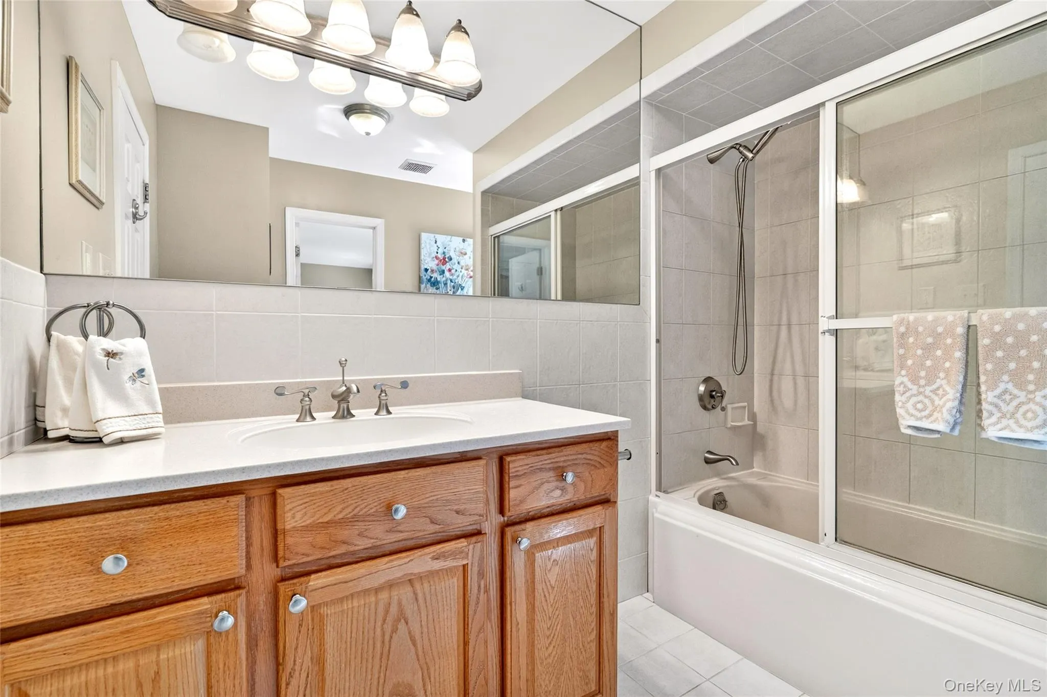 10 Edsall Avenue, Clarkstown, NY, 5 Bedrooms Bedrooms, 12 Rooms Rooms,2 BathroomsBathrooms,Residential,For Rent,Edsall,0,1007374 10 Edsall Avenue, Clarkstown, NY, 5 Bedrooms Bedrooms, 12 Rooms Rooms,2 BathroomsBathrooms,Residential,For Rent,Edsall,0,1007374