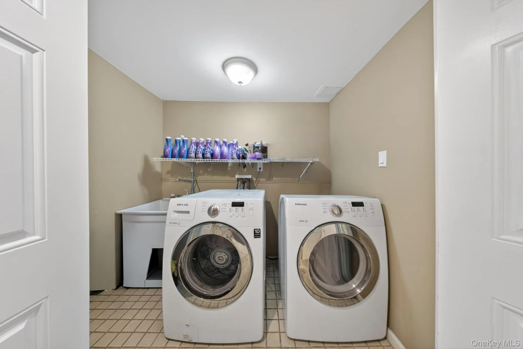 125 Mimosa Drive, North Hempstead, NY, 5 Bedrooms Bedrooms, 10 Rooms Rooms,3 BathroomsBathrooms,Residential,For Rent,Mimosa,0,1007376 125 Mimosa Drive, North Hempstead, NY, 5 Bedrooms Bedrooms, 10 Rooms Rooms,3 BathroomsBathrooms,Residential,For Rent,Mimosa,0,1007376