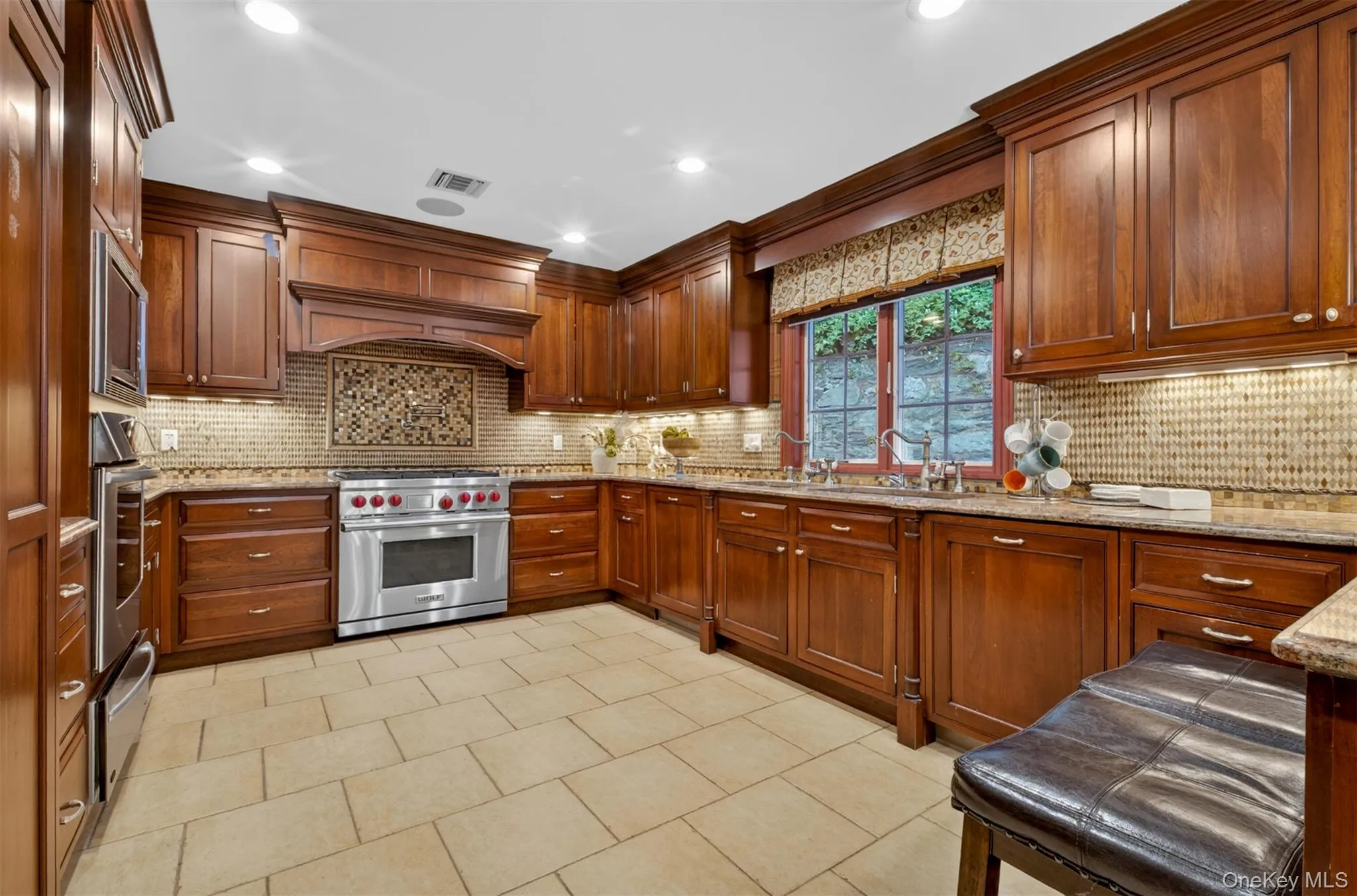 125 Mimosa Drive, North Hempstead, NY, 5 Bedrooms Bedrooms, 10 Rooms Rooms,3 BathroomsBathrooms,Residential,For Rent,Mimosa,0,1007376 125 Mimosa Drive, North Hempstead, NY, 5 Bedrooms Bedrooms, 10 Rooms Rooms,3 BathroomsBathrooms,Residential,For Rent,Mimosa,0,1007376