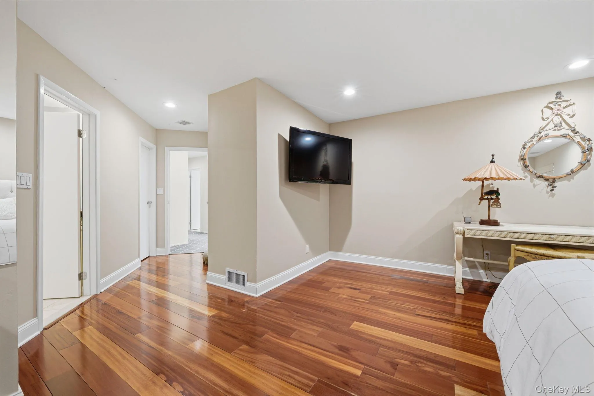 6 Wimbledon Drive, North Hempstead, NY, 3 Bedrooms Bedrooms, 9 Rooms Rooms,2 BathroomsBathrooms,Residential,For Rent,Wimbledon,0,1007388 6 Wimbledon Drive, North Hempstead, NY, 3 Bedrooms Bedrooms, 9 Rooms Rooms,2 BathroomsBathrooms,Residential,For Rent,Wimbledon,0,1007388